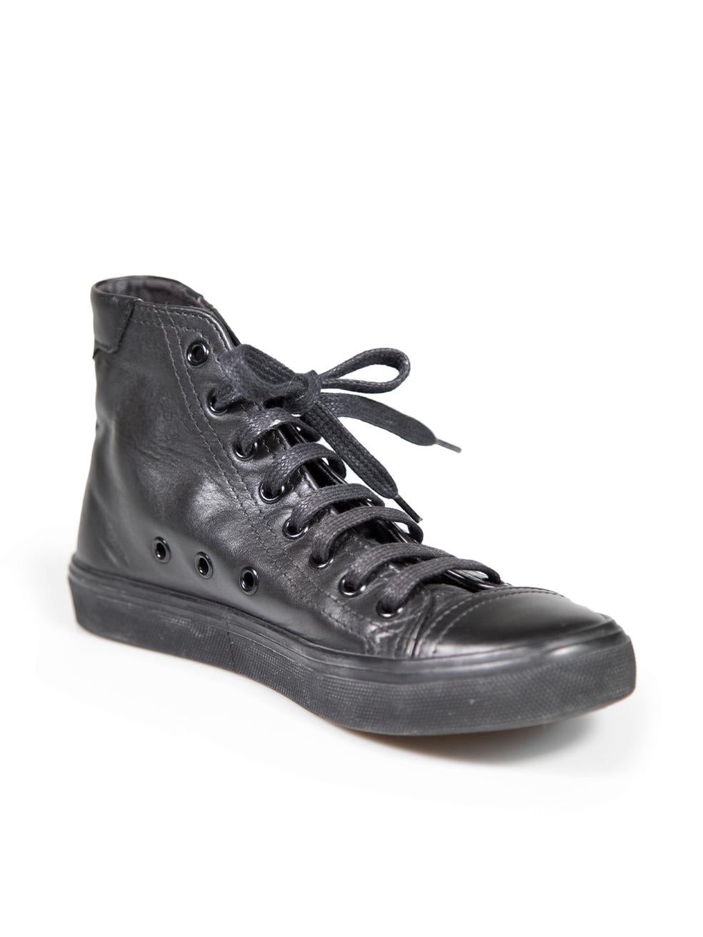 CONDITION is Very good. Minimal wear of trainers is evident. Minimal scratches to the back of both shoes and on the front of the right shoe on this used Saint Laurent designer resale item.
 
 
 
 Details
 
 
 Black
 
 Leather
 
 Trainers
 
 High