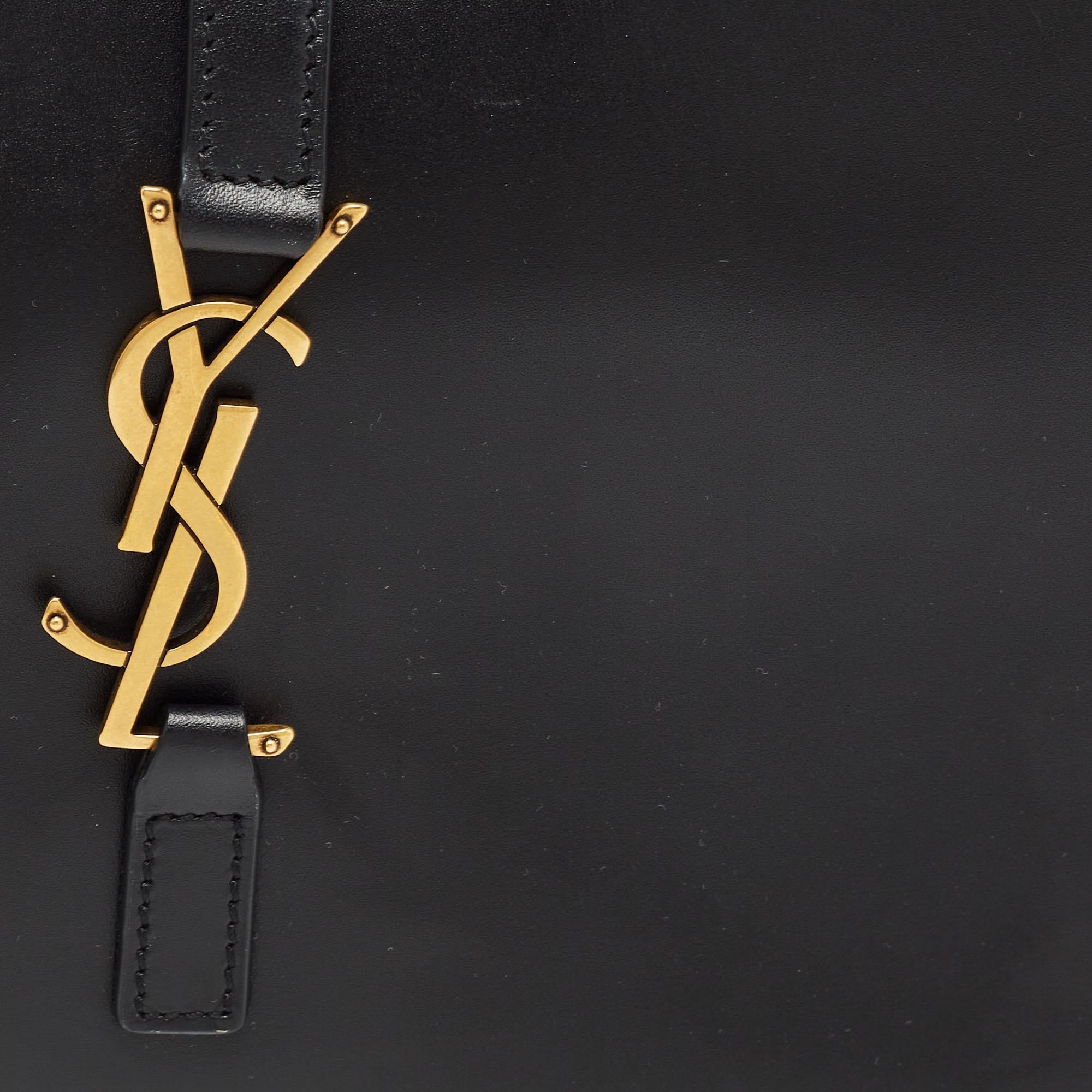 Saint Laurent Black Leather LE 5 À 7 Shoulder Bag In Good Condition In Dubai, Al Qouz 2