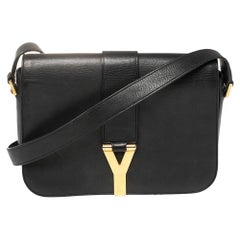 Saint Laurent - Sac en cuir noir à rabat moyen Chyc