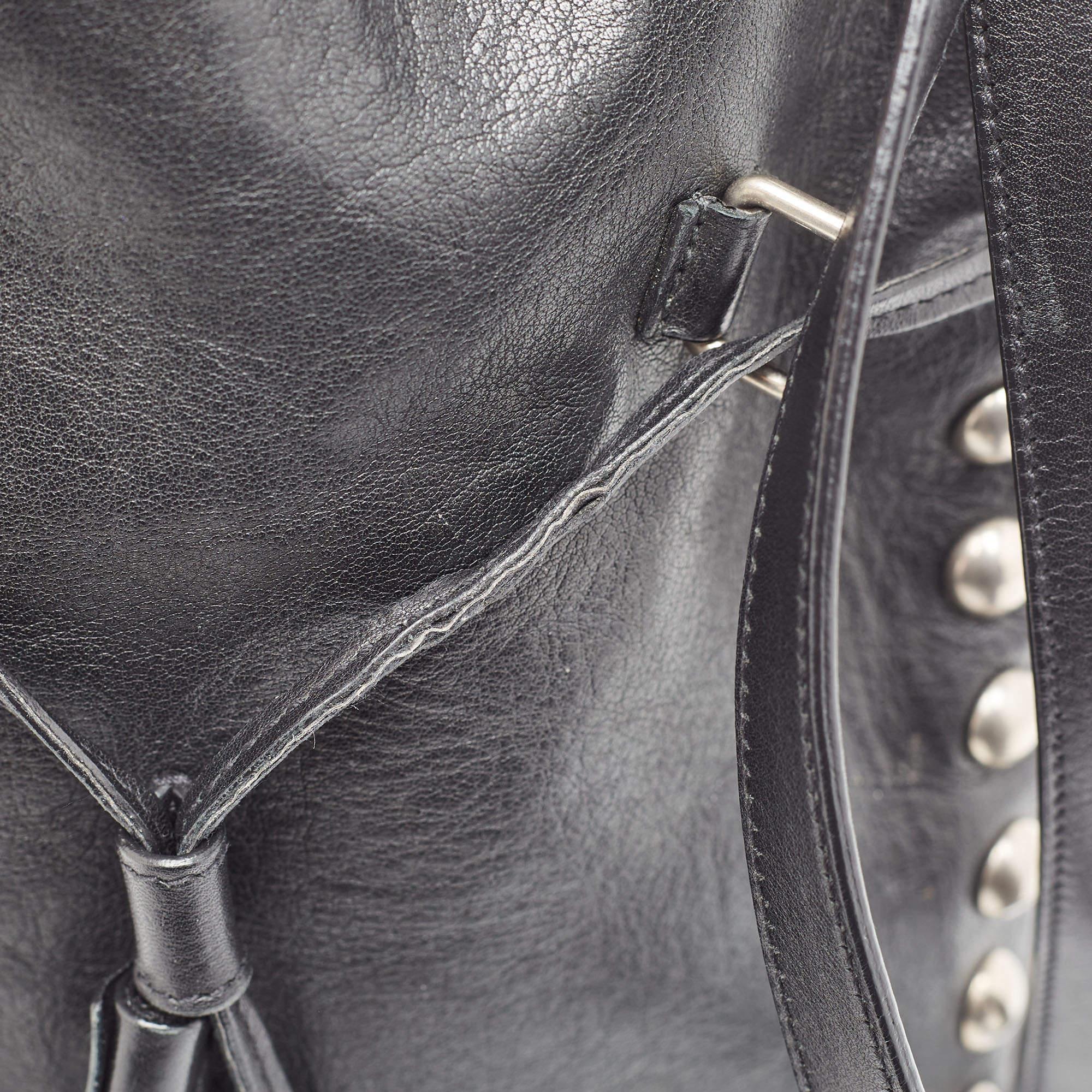 Saint Laurent Black Leather Monogram Flat Bucket Bag For Sale 5