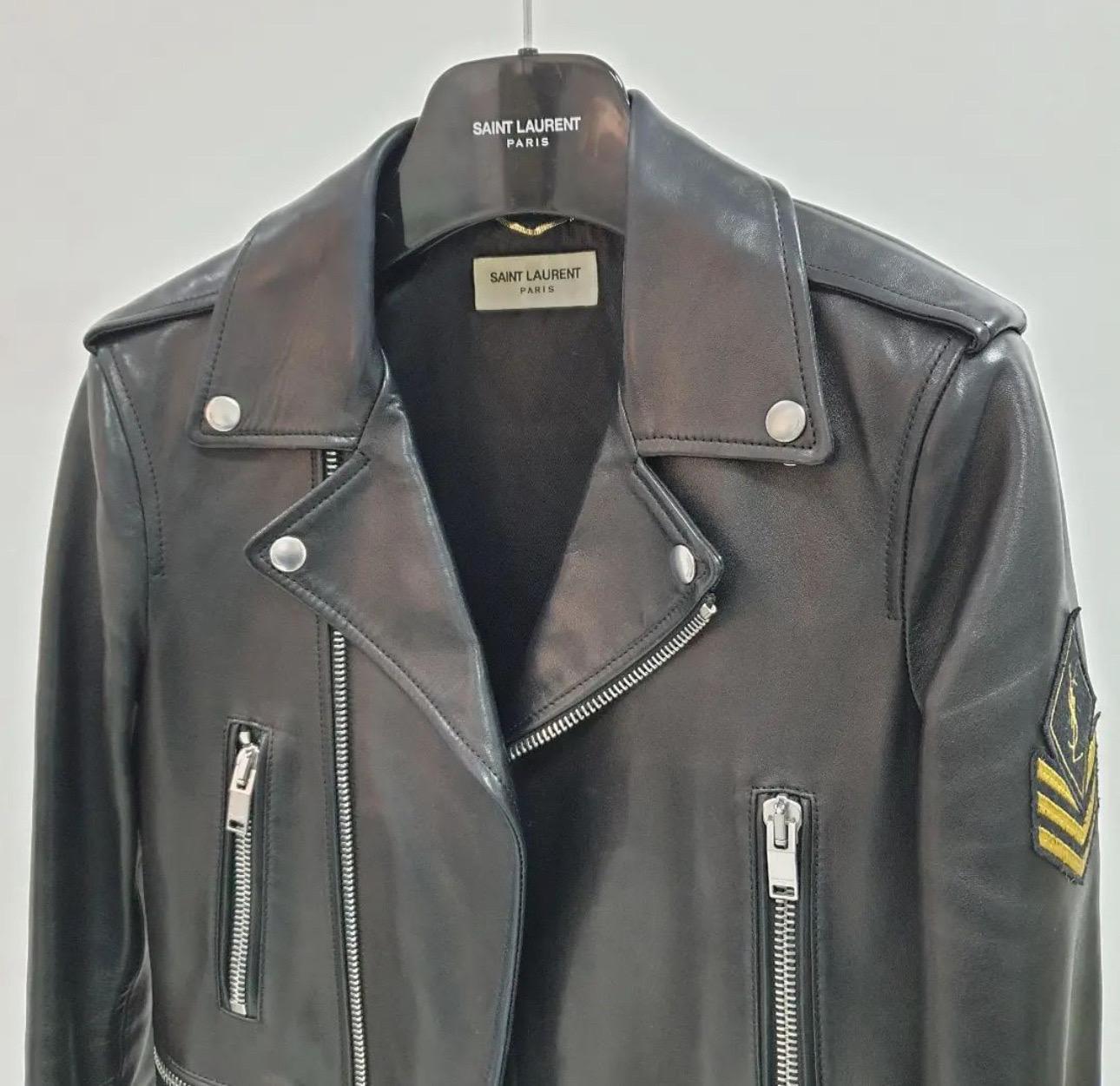 Very stilish leather jacket

Sz.38

Very  condition. 