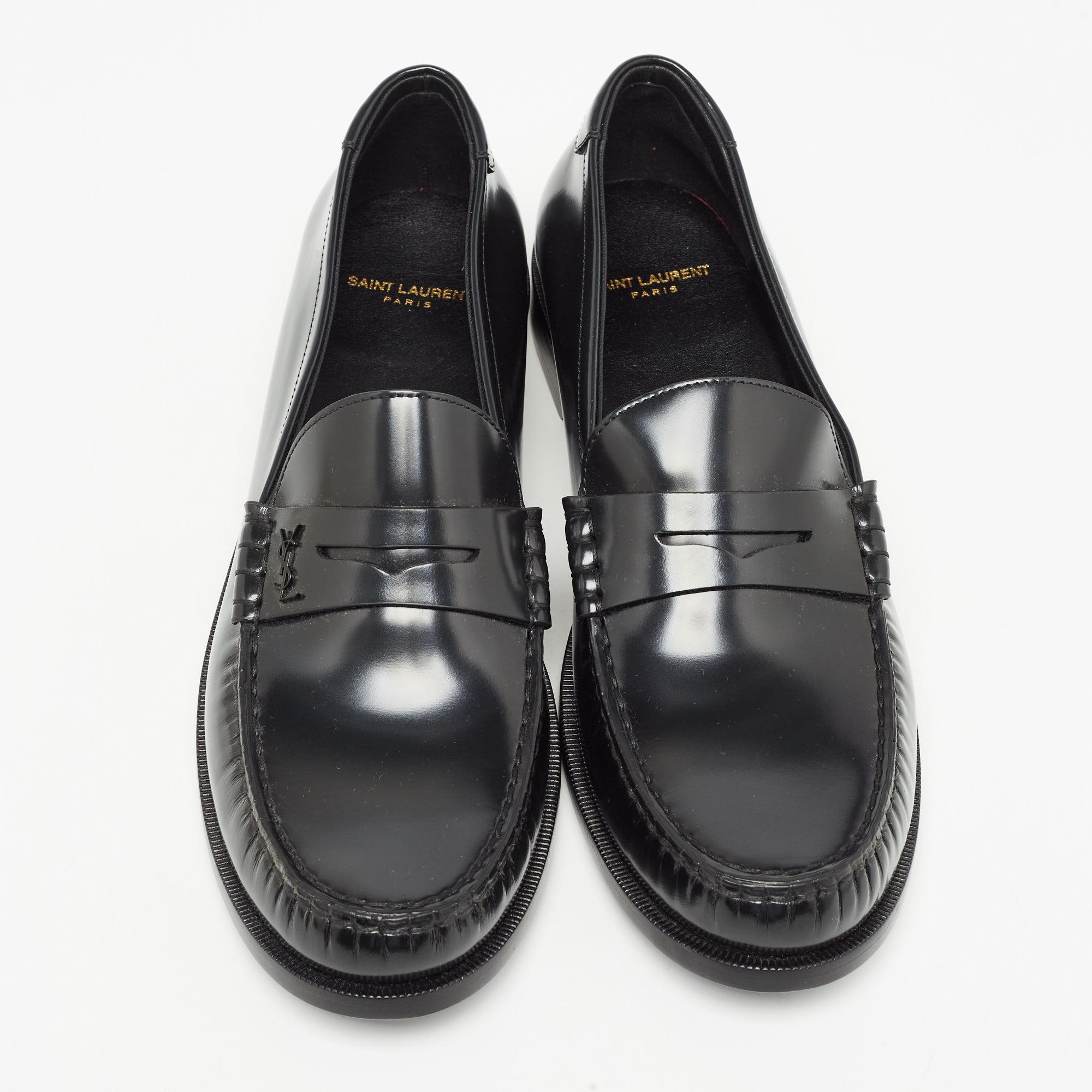 These designer loafers by Saint Laurent will be your favorite go-to pair for off-duty looks. Crafted using leather, the flats have round toes and durable soles.

Includes
Original Box