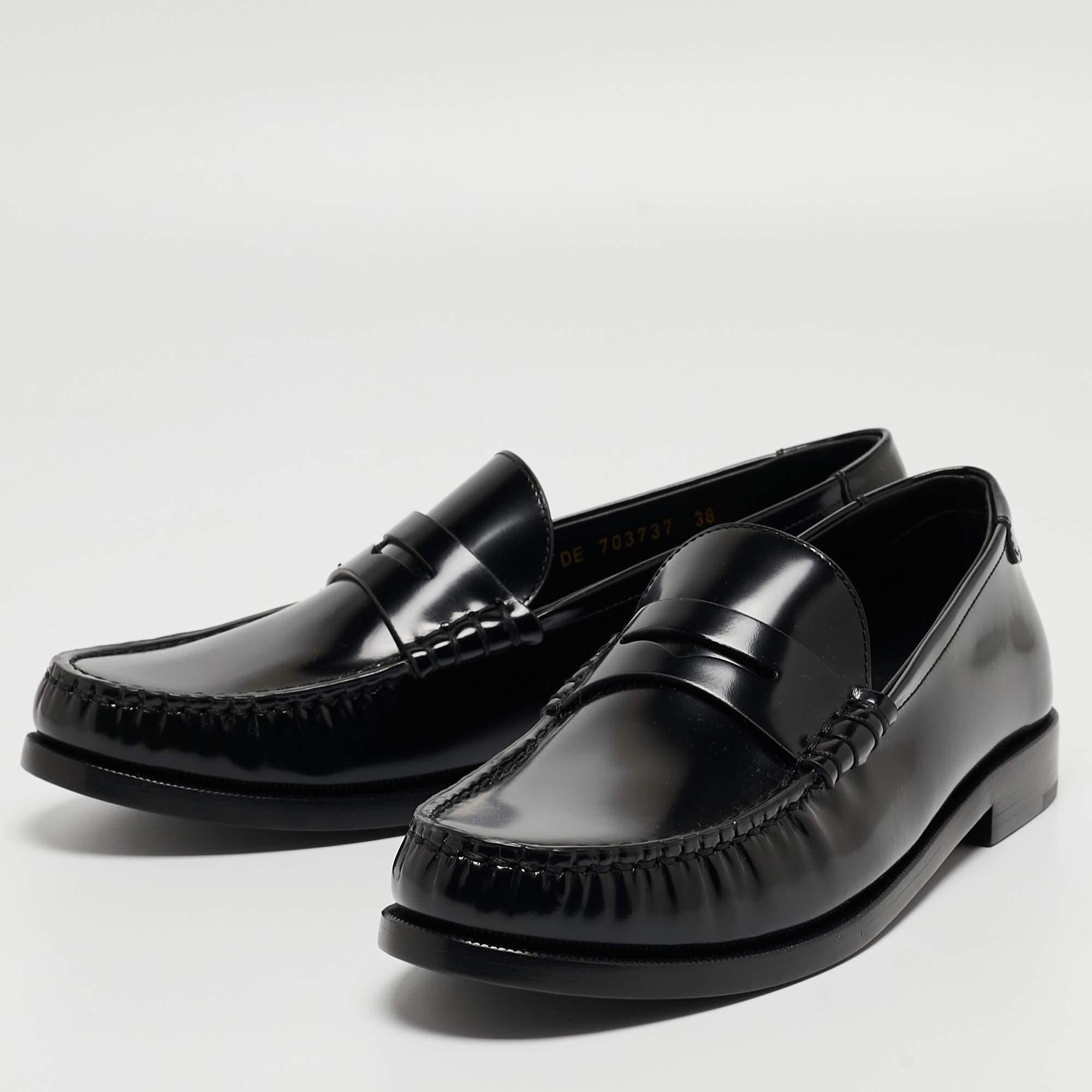 Practical, fashionable, and durable—these Saint Laurent loafers are carefully built to be fine companions to your everyday style. They come made using the best materials to be a prized buy.

