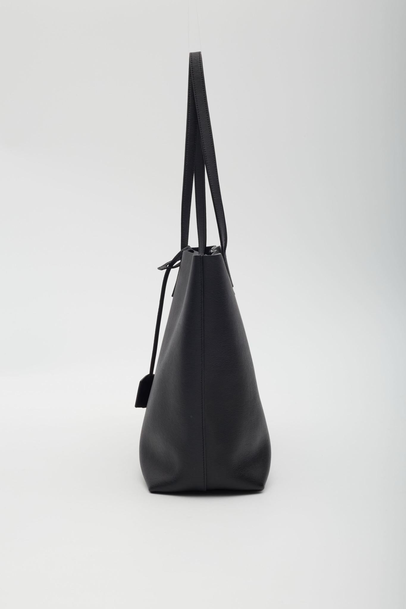 Saint Laurent Black Leather Shopping Tote Medium (Very Good) For Sale 2