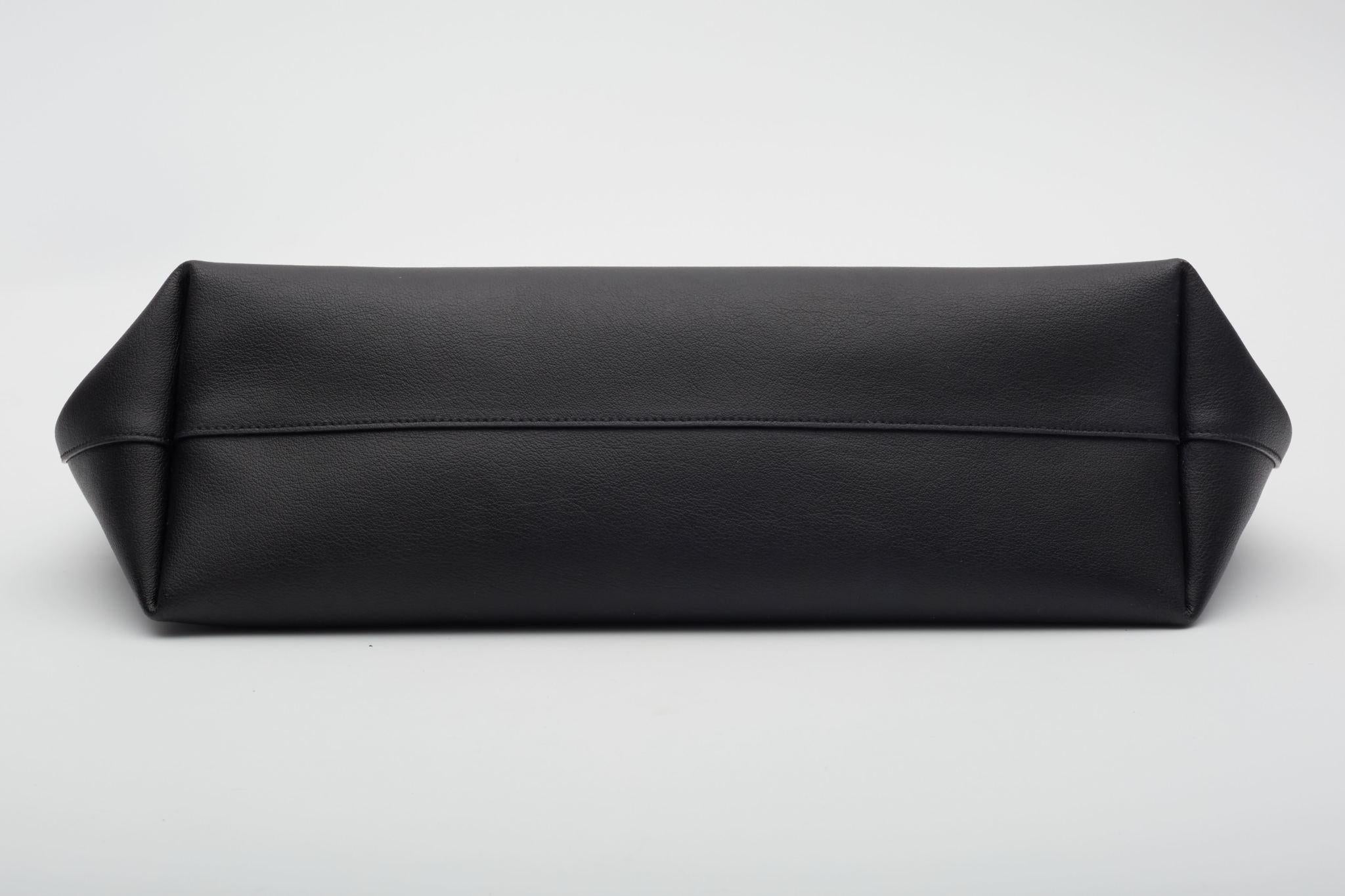 Saint Laurent Black Leather Shopping Tote Medium (Very Good) For Sale 4