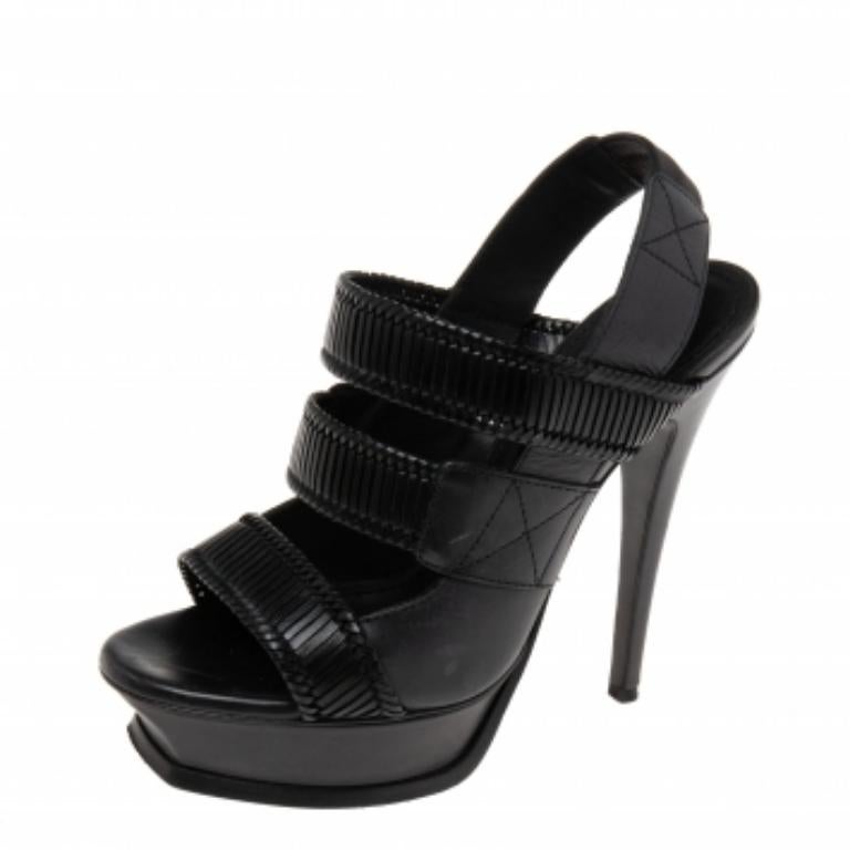 Noir Saint Laurent - Sandales à brides en cuir noir - Taille 38 en vente