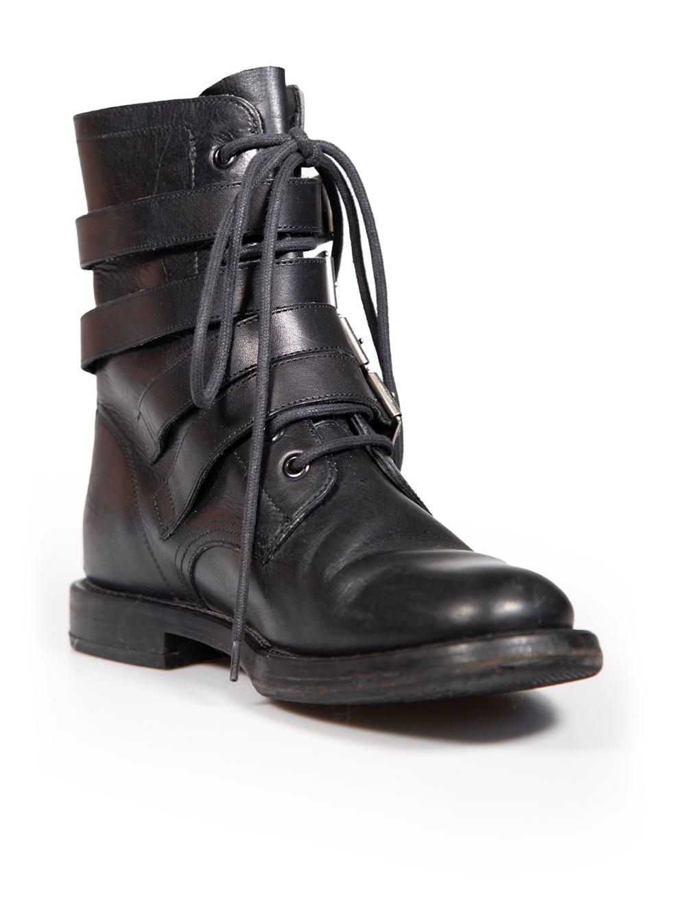 CONDITION is Very good. Minimal wear to boots is evident. Minimal wear to the uppers with scratches to the leather. there are marks to the heel on this used Saint Laurent designer resale item.
 
 
 
 Details
 
 
 Black
 
 Leather
 
 Combat boots
 
