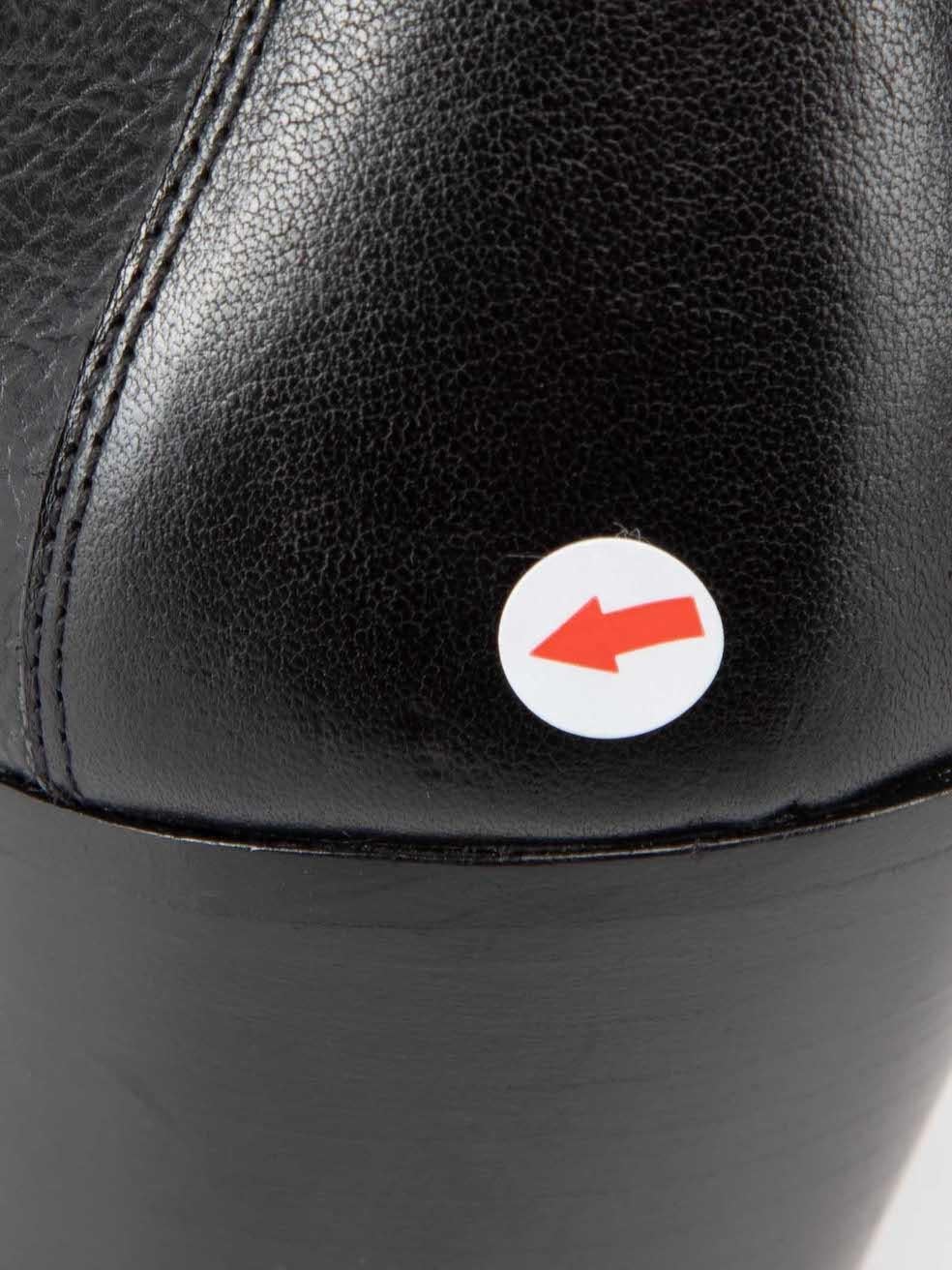 Saint Laurent Black Leather Susan Ankle Boots Size IT 37.5 For Sale 2