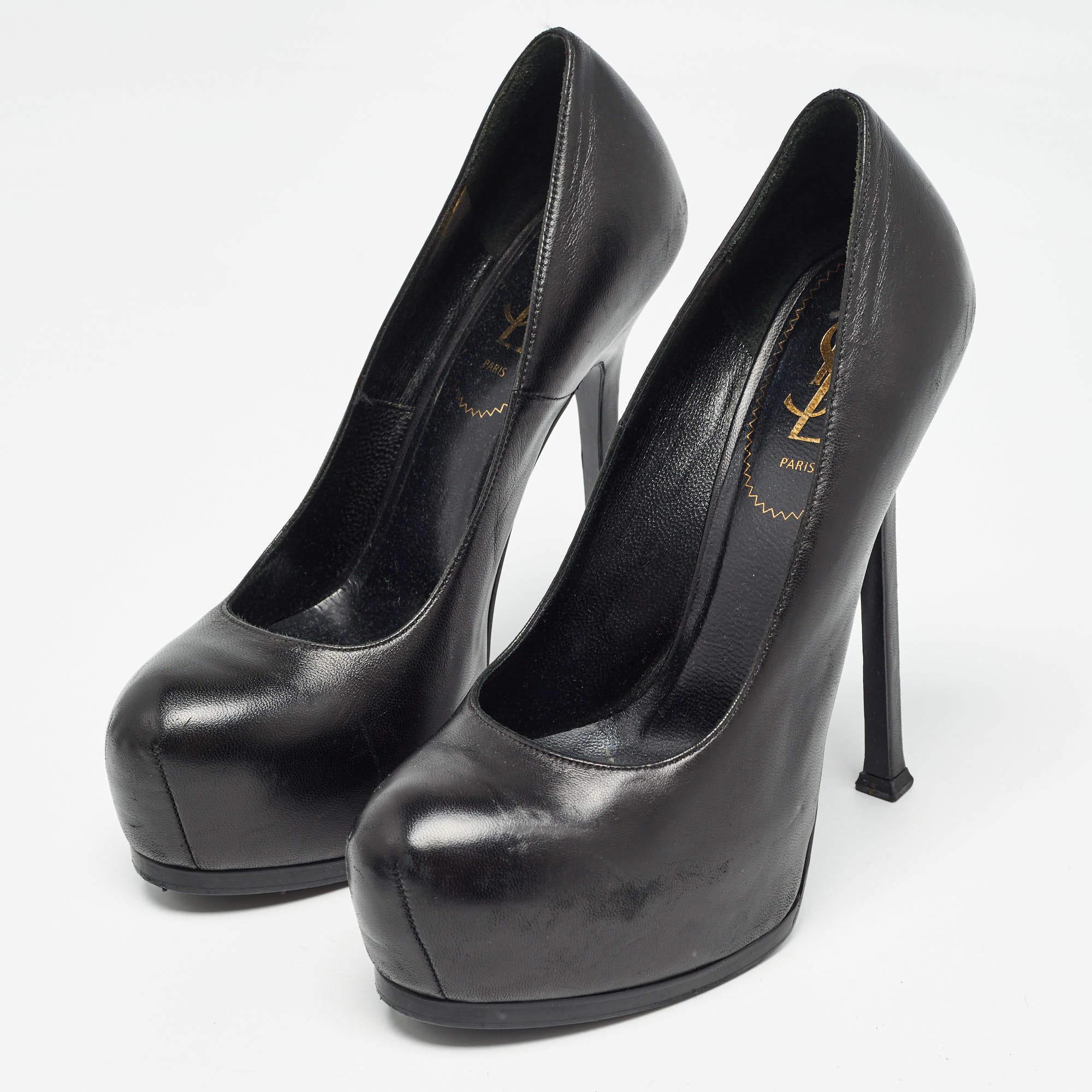 Faites preuve de chic avec ces escarpins de créateur. Ils présentent des talons robustes et des semelles durables, parfaits pour vos sorties à la mode.