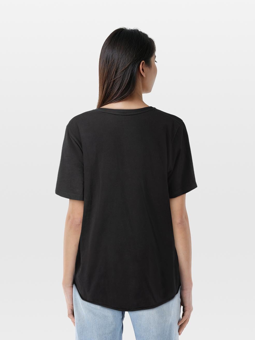 L'ÉTAT est très bon. L'usure minimale de la partie supérieure est évidente. Décoloration du tissu due à l'usure du temps sur cet article de revente d'occasion de Saint Laurent.
 
 Détails
 
 
 Noir
 
 Coton
 
 AT&T
 
 Manches courtes
 
 Logo