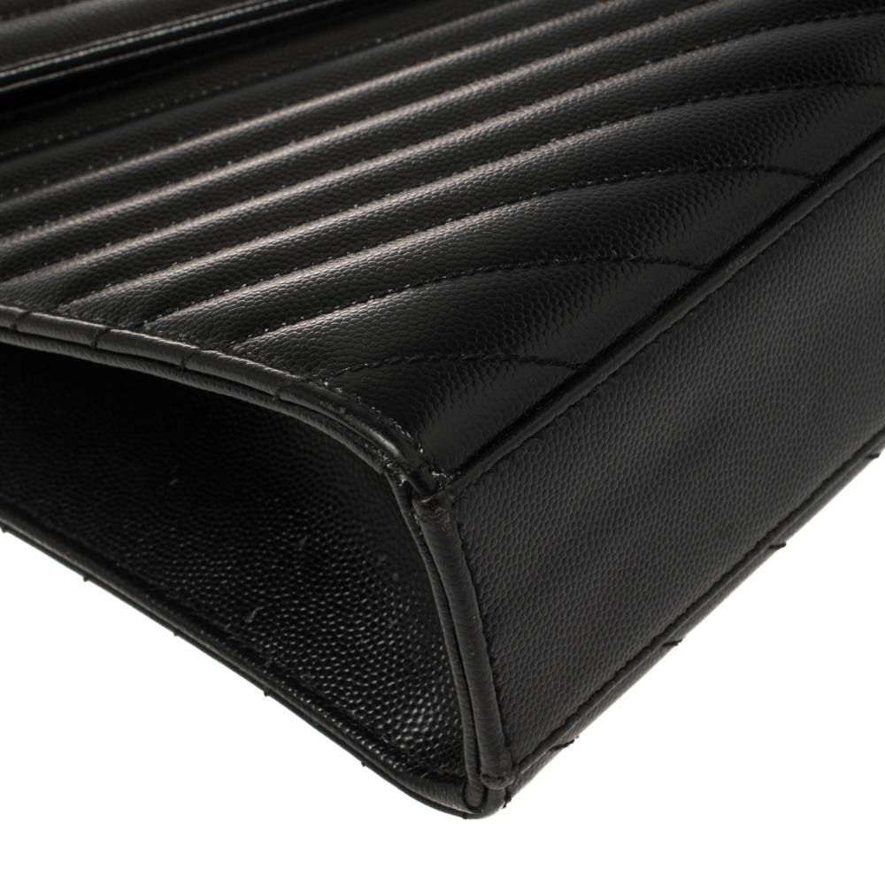 Saint Laurent Sac à Rabat Cassandre Large en Cuir Matelassé Noir Bon état à Dubai, Al Qouz 2