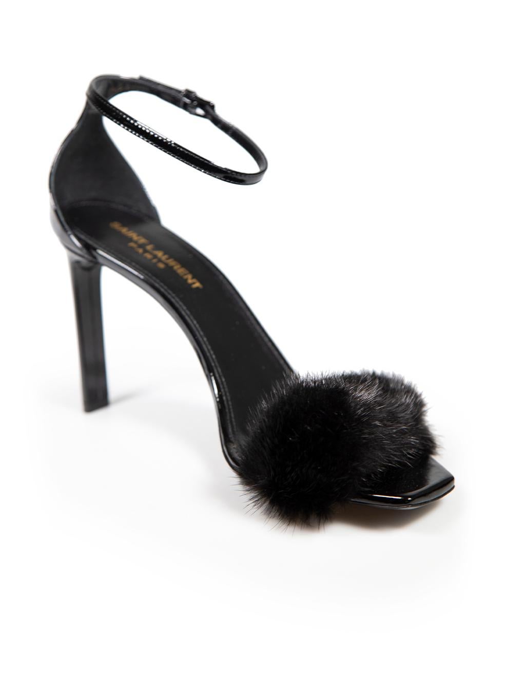 CONDITION is Never worn. No visible wear to shoes is evident on this new Saint Laurent designer resale item. These shoes come with original box and dust bags.
 
 
 
 Details
 
 
 Black
 
 Patent leather
 
 Hells
 
 Mid heel
 
 Fur strap
 
