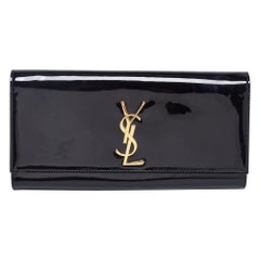 Saint Laurent Kate Clutch aus schwarzem Lackleder