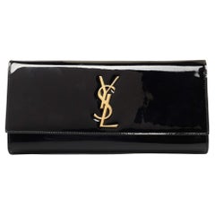 Saint Laurent Kate Clutch aus schwarzem Lackleder