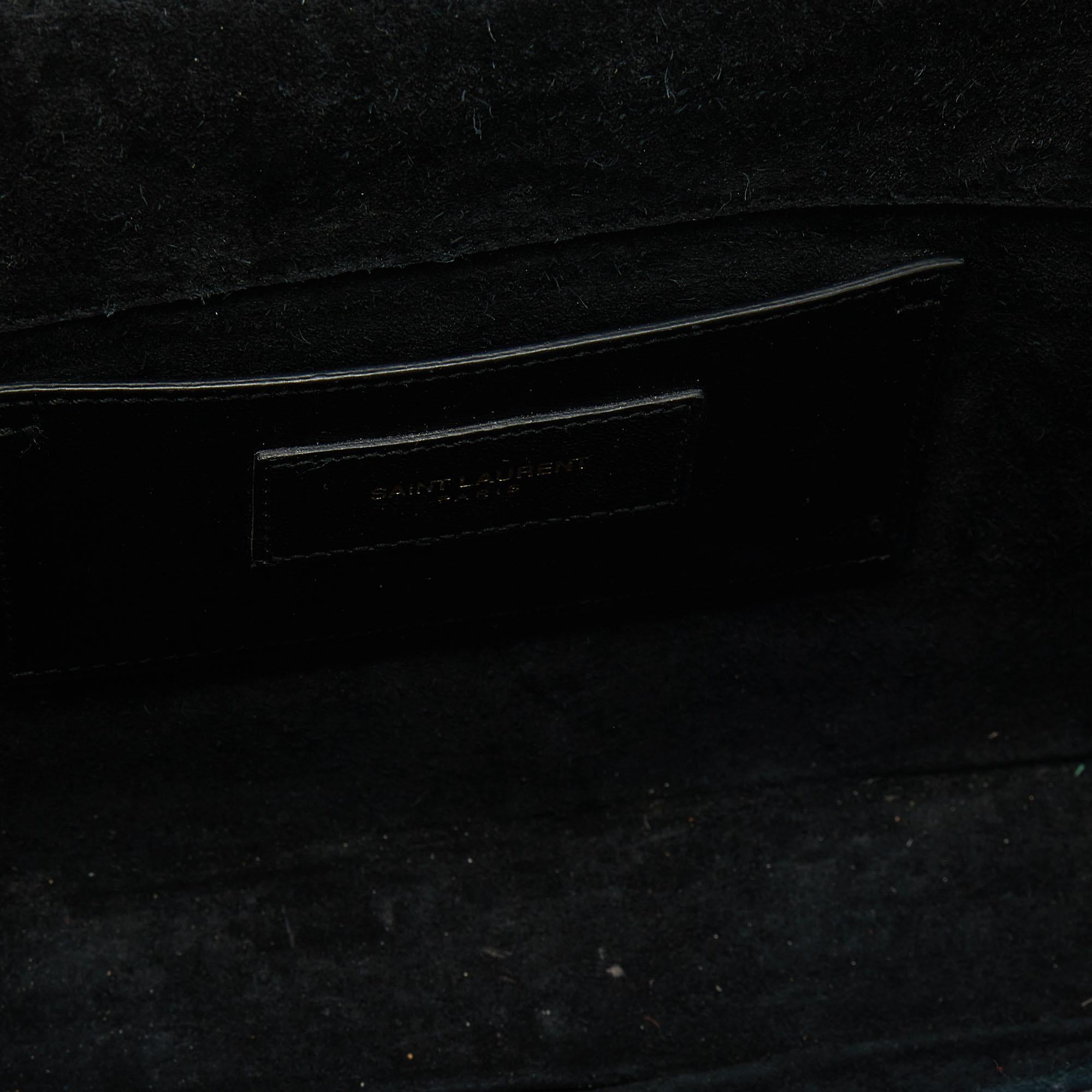 Saint Laurent - Sac à bandoulière Kate en cuir verni noir à pompons, taille moyenne 1
