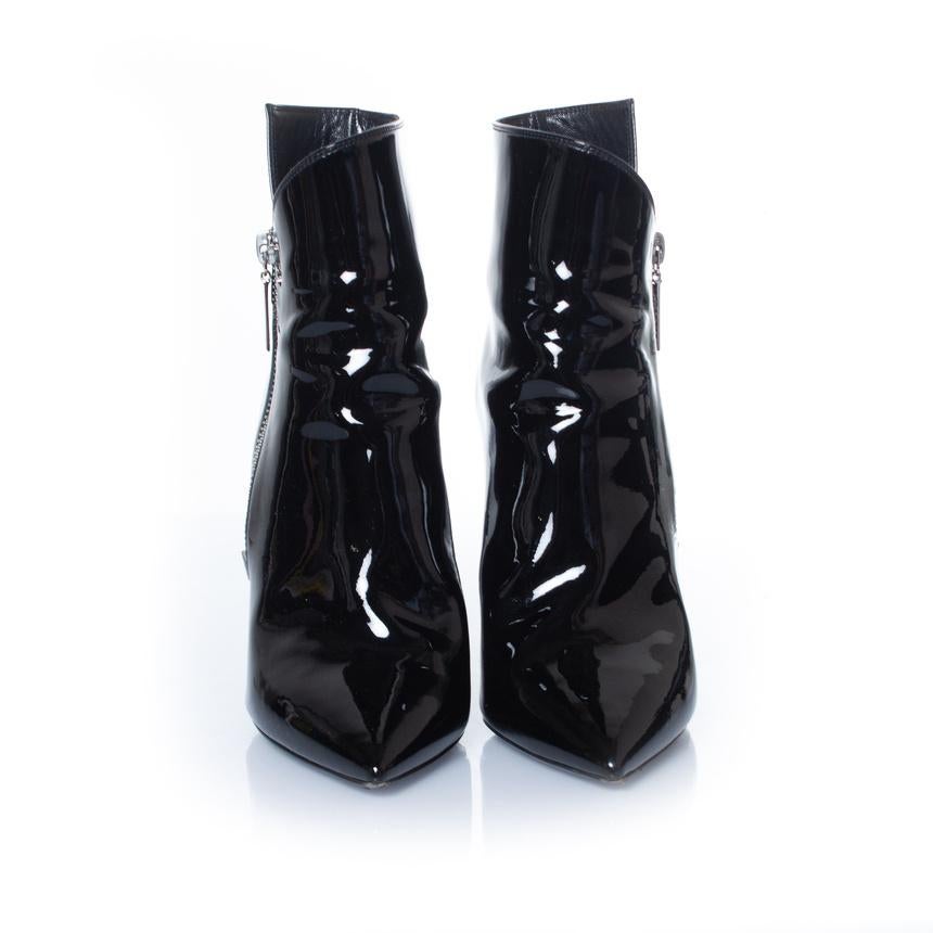Women's Saint Laurent, Black patent leather niki boots For Sale