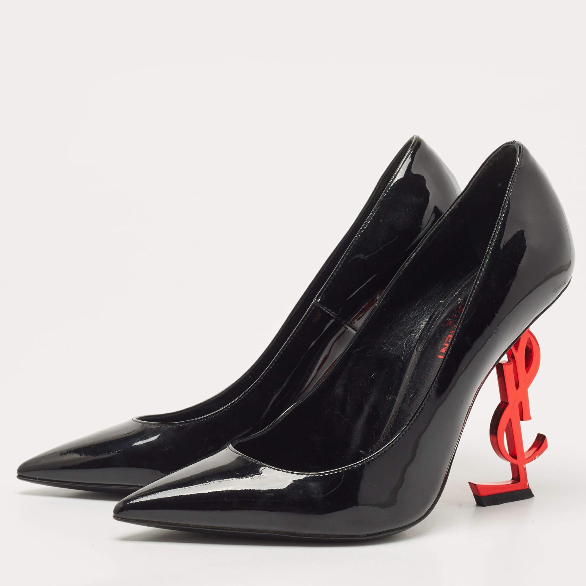 Make a chic style statement with these designer pumps. They showcase sturdy heels and durable soles, perfect for your fashionable outings!

