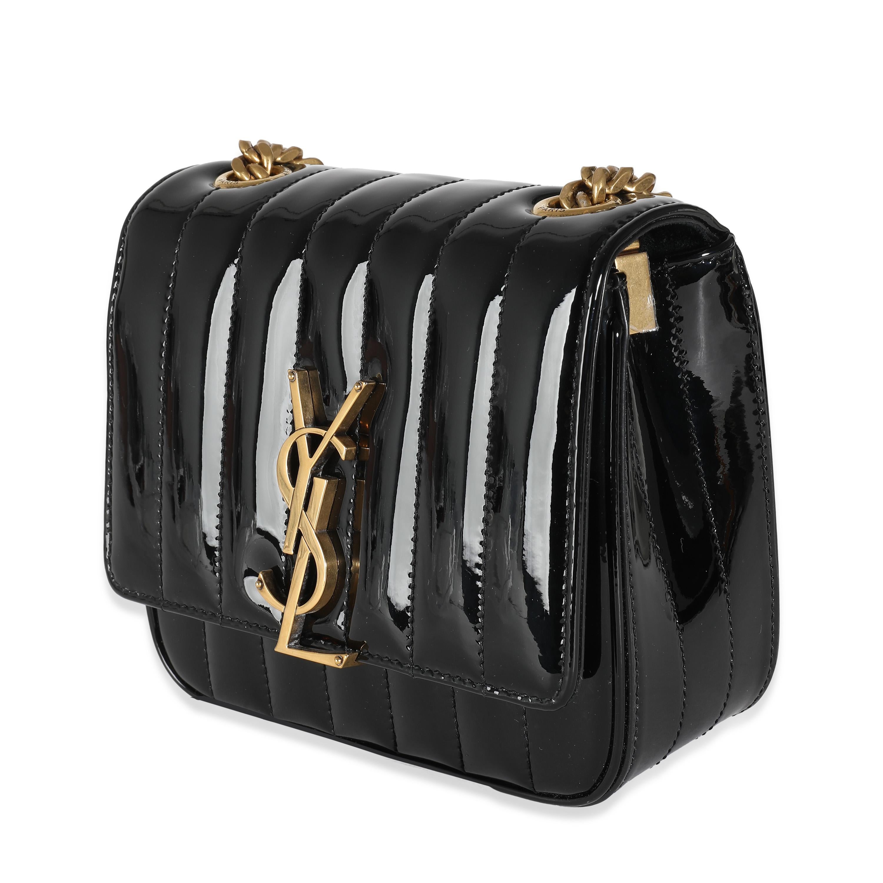 Saint Laurent Borsa a catena piccola Vicky con brevetto nero In condizioni ottime in vendita a New York, NY