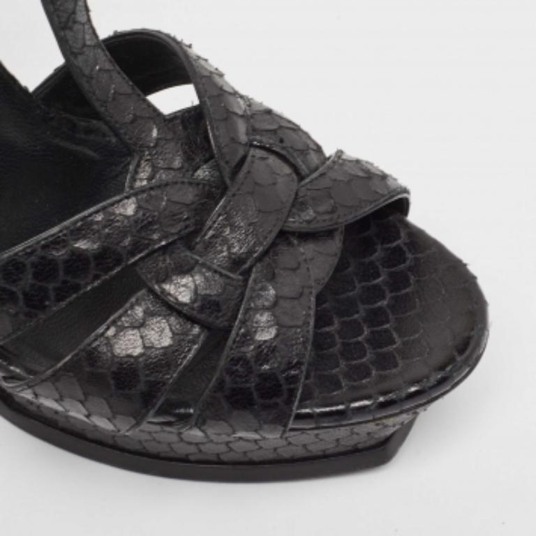 Saint Laurent Sandales en python noir Taille 40 en vente 2