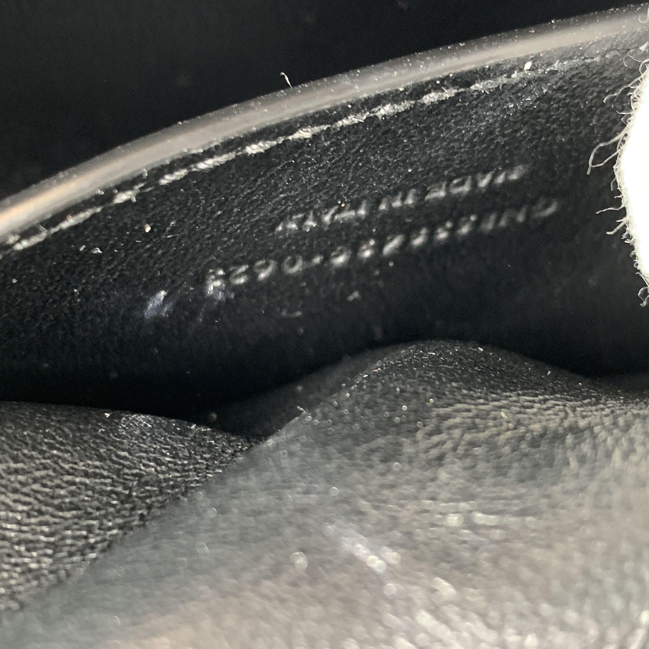 Saint Laurent Black Quilted Patent Leather Small Vicky Crossbody Bag For Sale 2