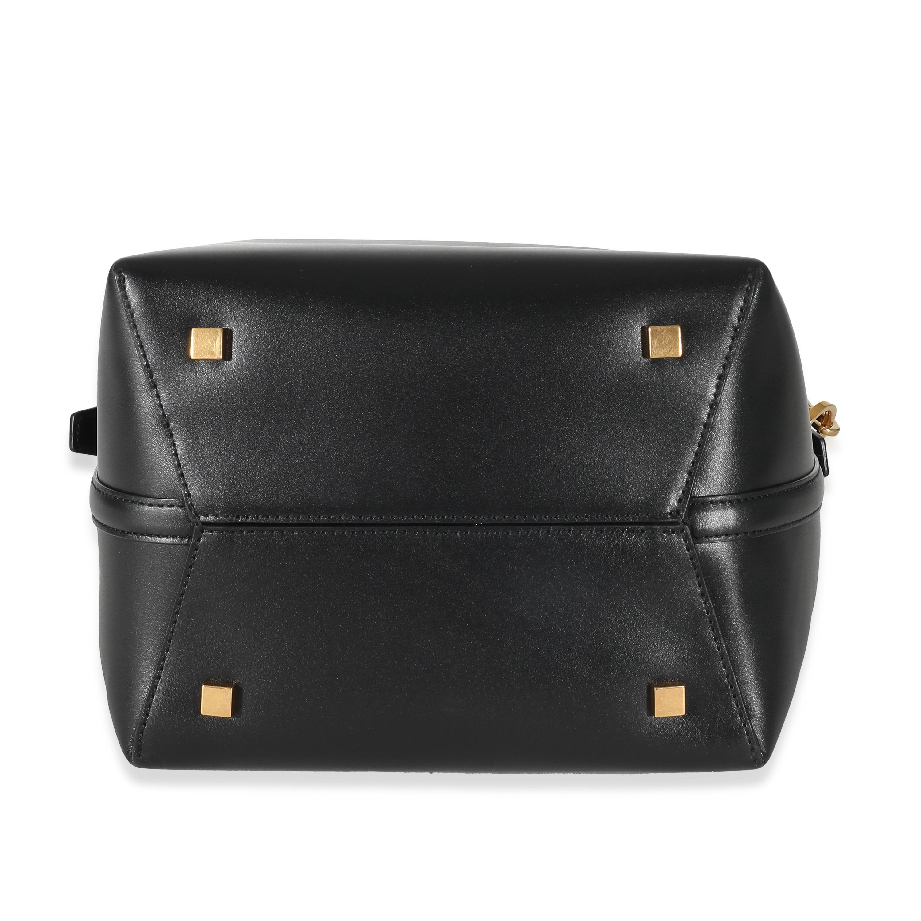 Saint Laurent Black Shiny Calfskin Le 37 Bucket Bag For Sale 2