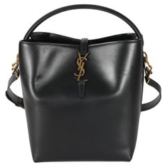 Saint Laurent Schwarzes glänzendes Kalbsleder Kleine Le 37 Bucket Bag