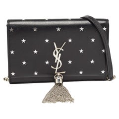 Saint Laurent Schwarz/Silber Star Print Leder Kate Portemonnaie mit Quaste an Kette und Quaste