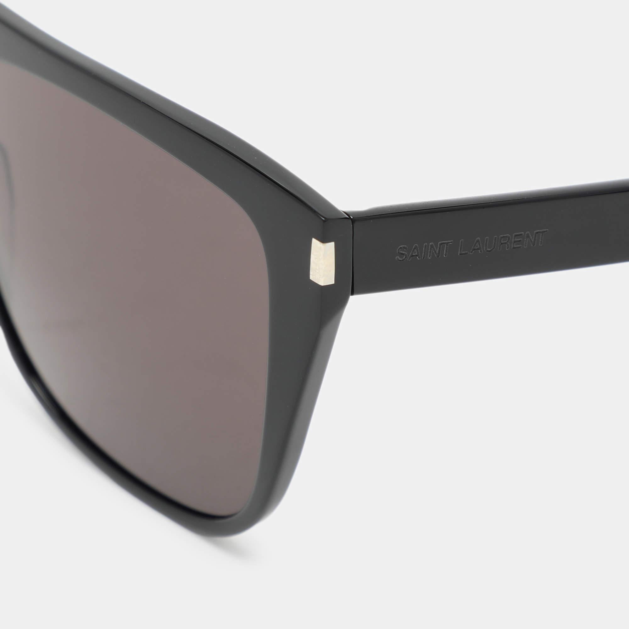 Embrace sunny days in full style with help from this pair of sunglasses. Created with expertise the luxe sunglasses feature a well designed frame and high grade lenses that are equipped to protect your eyes.