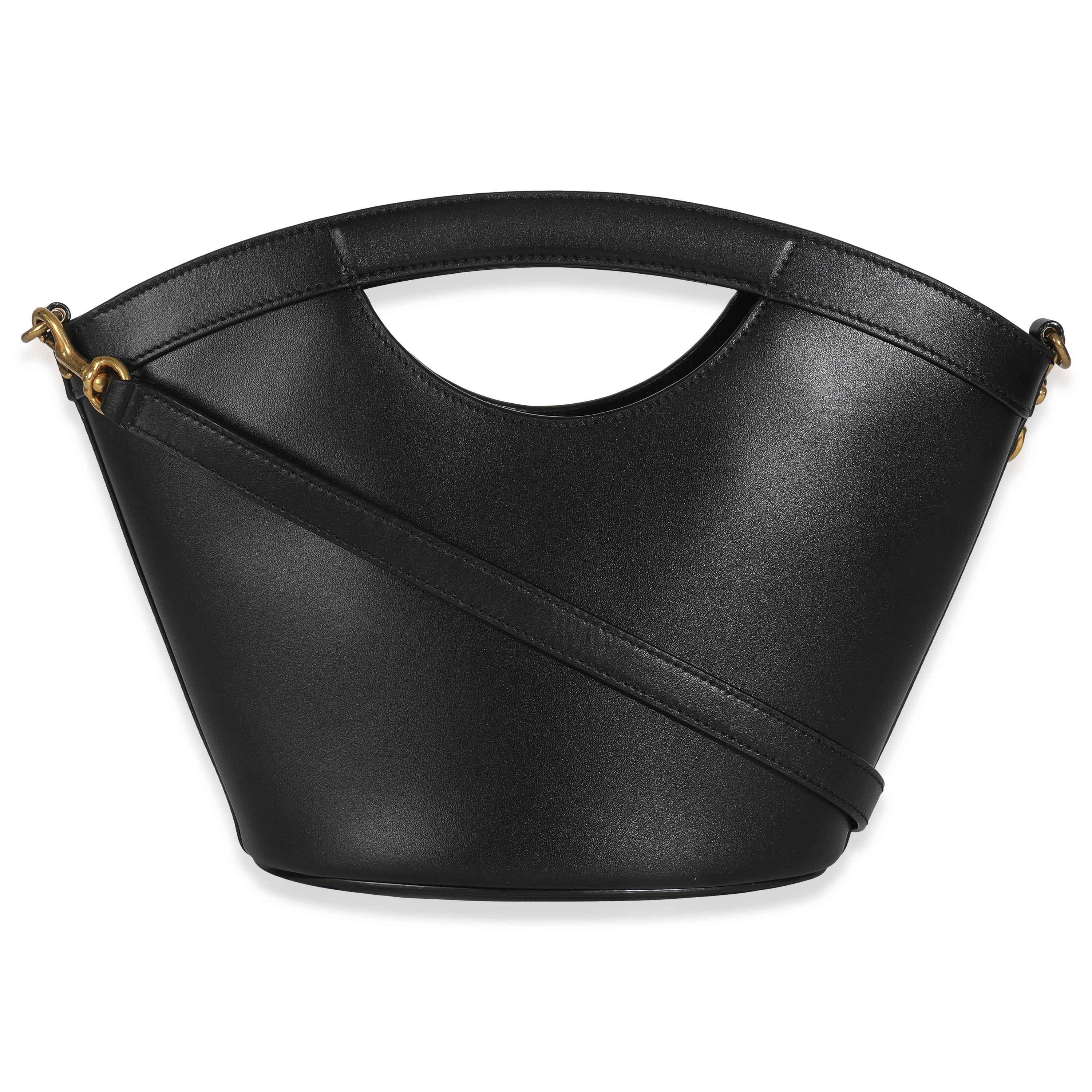 Titel der Auflistung: Saint Laurent Schwarzes Glattleder Mini Celia Tote
SKU: 147790
MSRP: 1900.00 USD
Zustand: Gebraucht 
Handtasche Zustand: Ausgezeichnet
Bemerkungen zum Zustand: Der Artikel ist in ausgezeichnetem Zustand und weist leichte