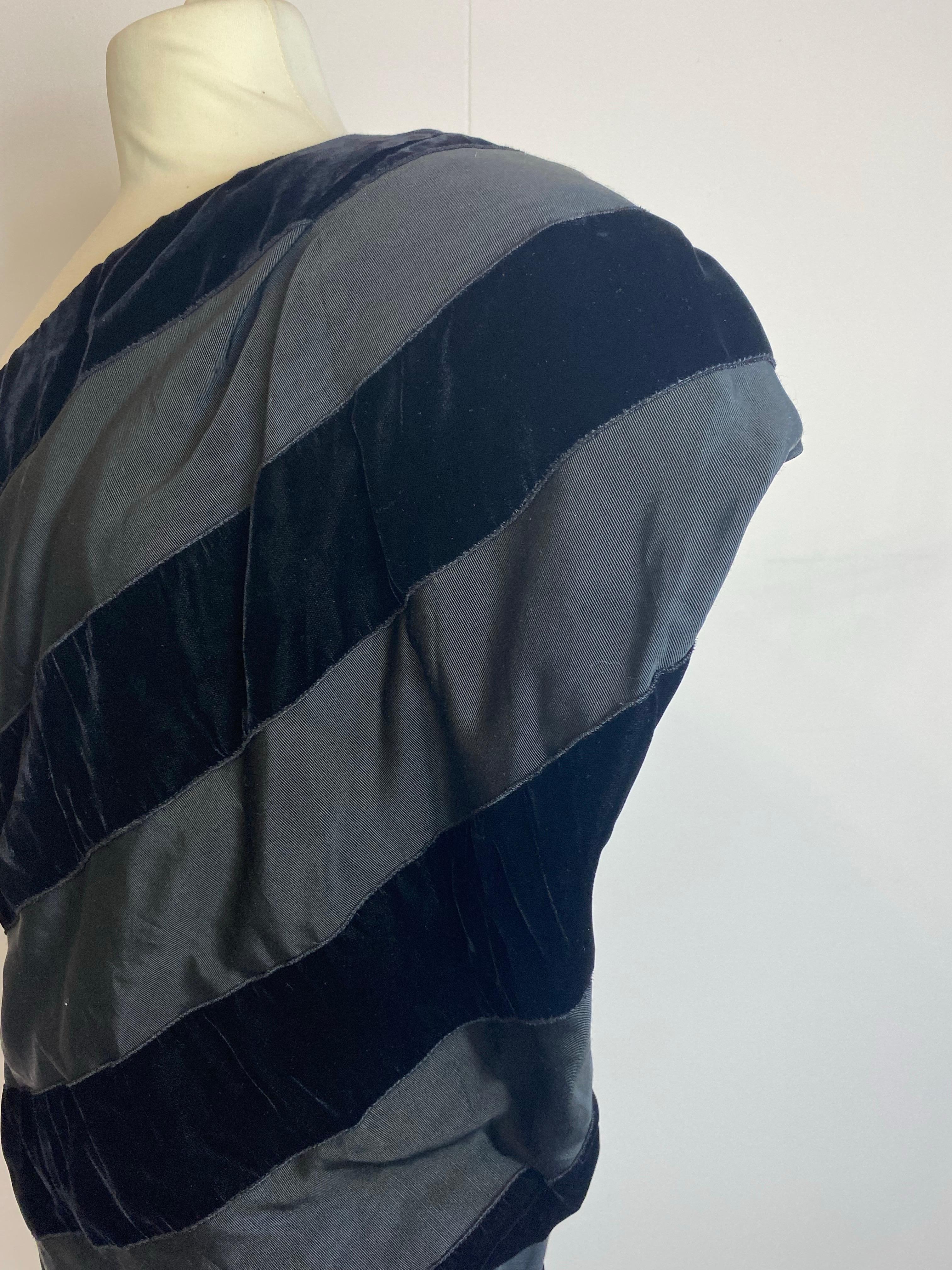 Robe à rayures noires Saint Laurent. Excellent état - En vente à Carnate, IT