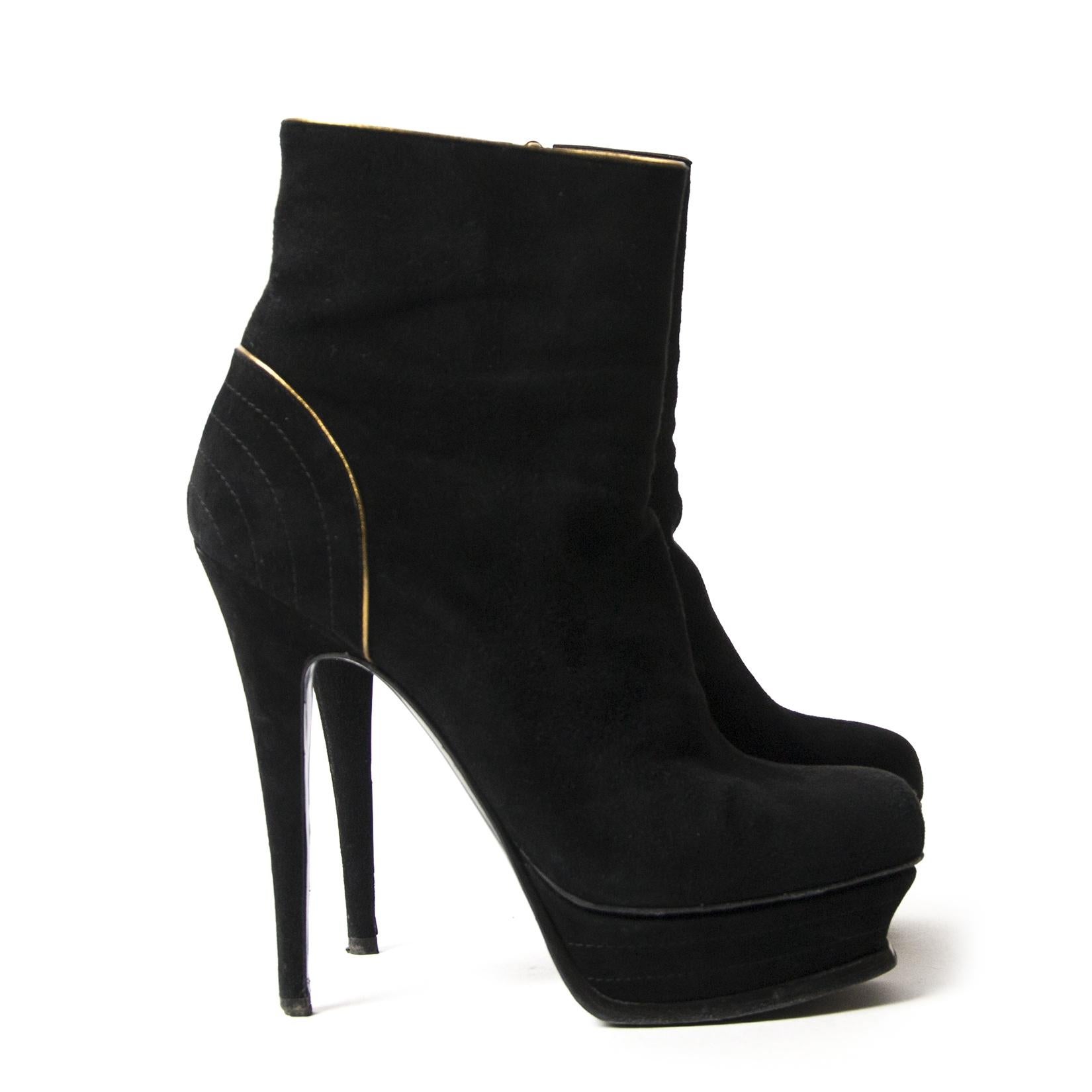 Saint Laurent Black Suede Boots - Size 37, 5 In Excellent Condition For Sale In Antwerp, BE