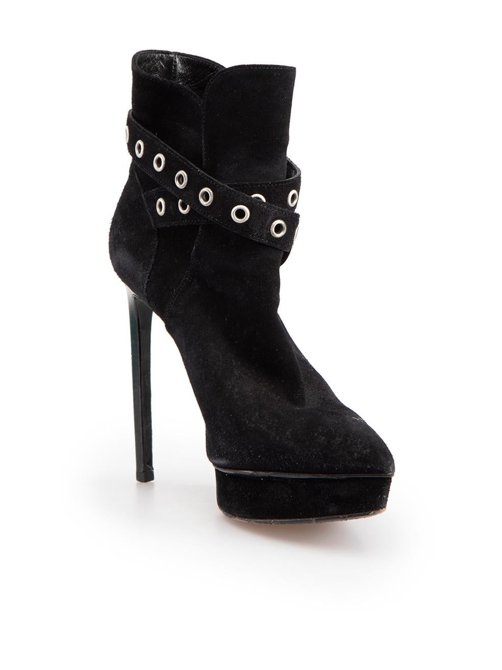 CONDITION is Good. General wear to boots is evident. Moderate signs of wear to both boot toes and heels with abrasions to the suede on this used Saint Laurent designer resale item.
 
 Details
 Black
 Suede
 Boots
 High heeled
 Point toe
 Buckle