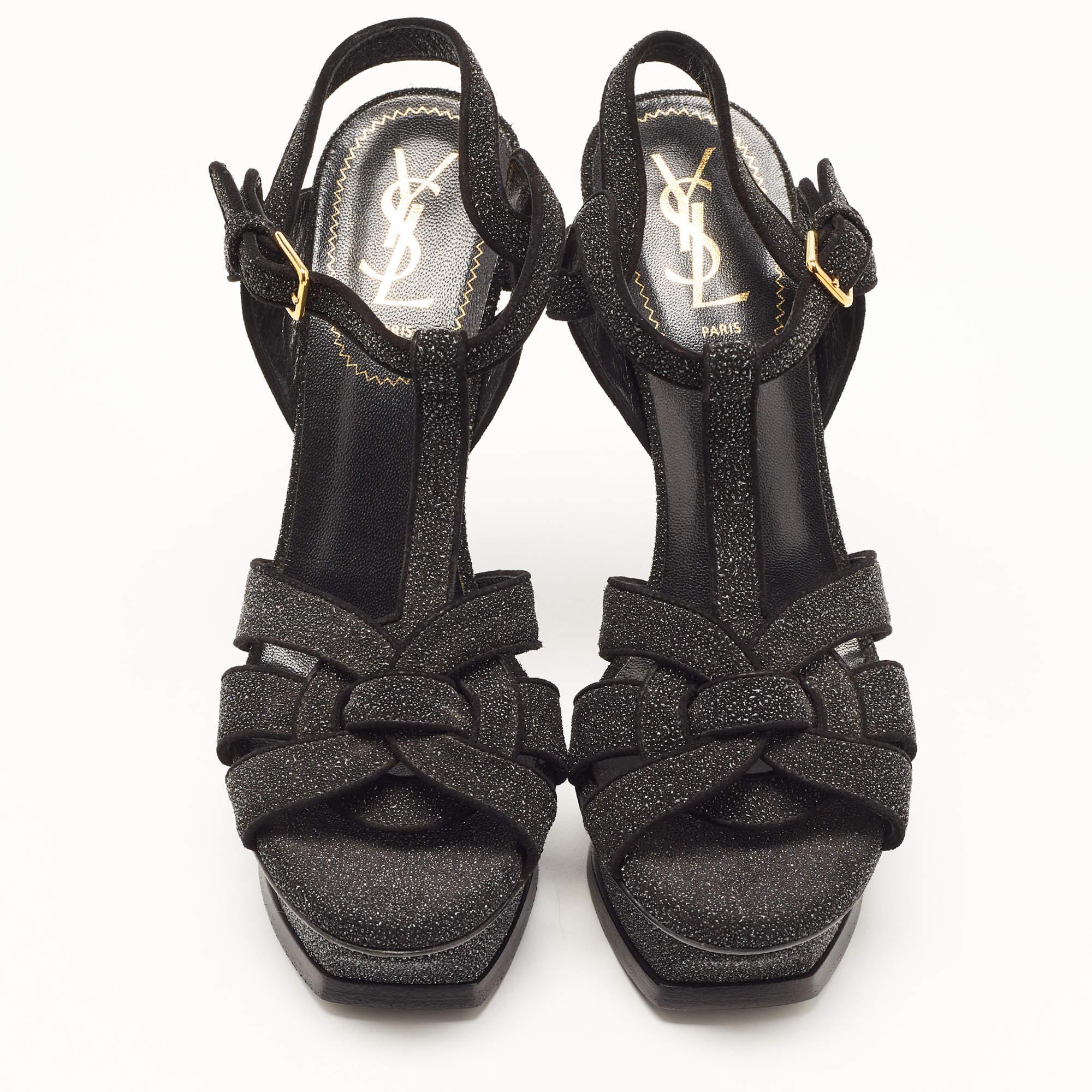 Ces sandales encadreront vos pieds de manière élégante. Fabriquées à partir de matériaux de qualité, elles présentent un design élégant et des semelles intérieures confortables.

Comprend
Sac à poussière original