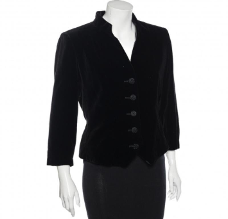 Noir Saint Laurent - Veste en velours noir à boutons sur le devant, taille L en vente