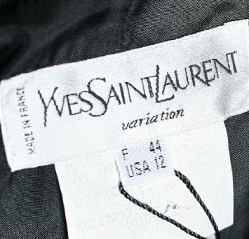 Saint Laurent - Veste en velours noir à boutons sur le devant, taille L Pour femmes en vente