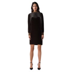 Saint Laurent Robe en velours noir et perles d
or Taille M