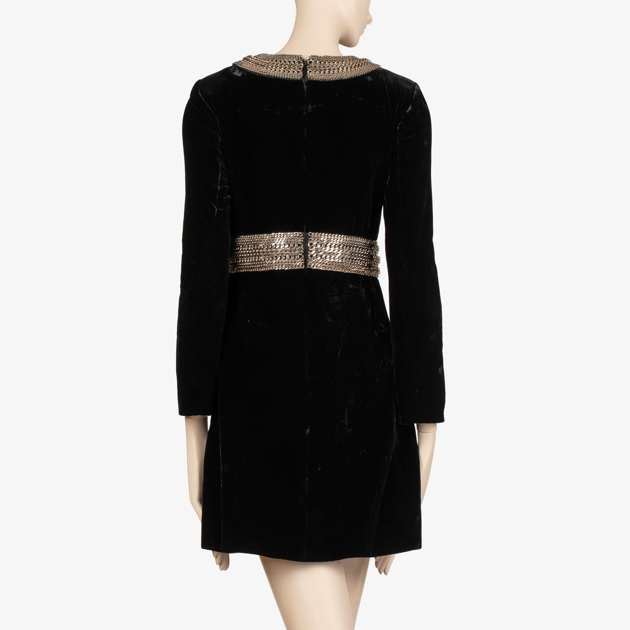Saint Laurent Mini robe en velours noir bordée de chaînes argentées - 36 FR en vente 2