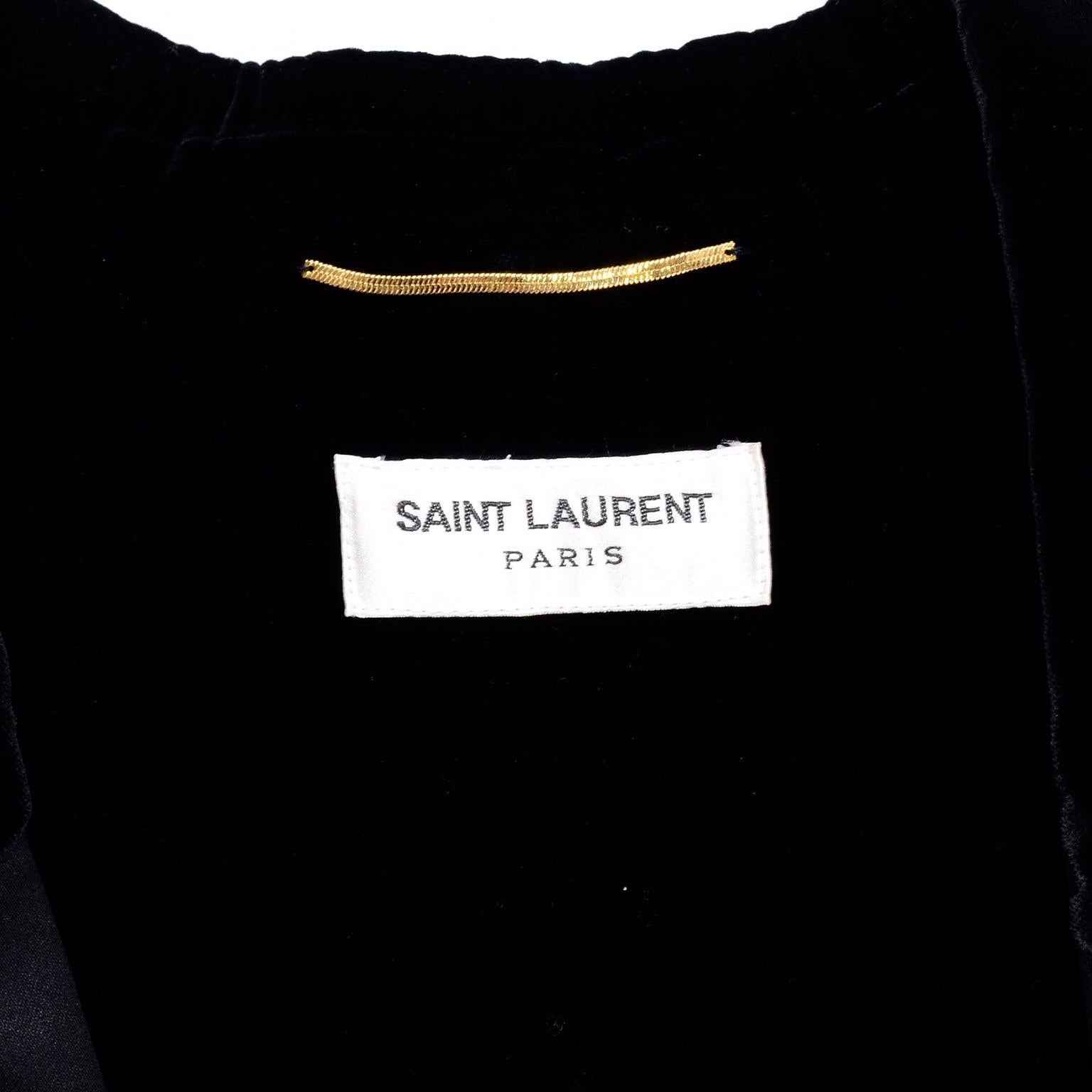 Saint Laurent Smokingjacke aus schwarzem Samt und Satin mit Nähten und Fliegenfächern im Angebot 4