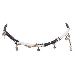 SAINT LAURENT collar gargantilla bolas tribales trenzadas blanco negro
