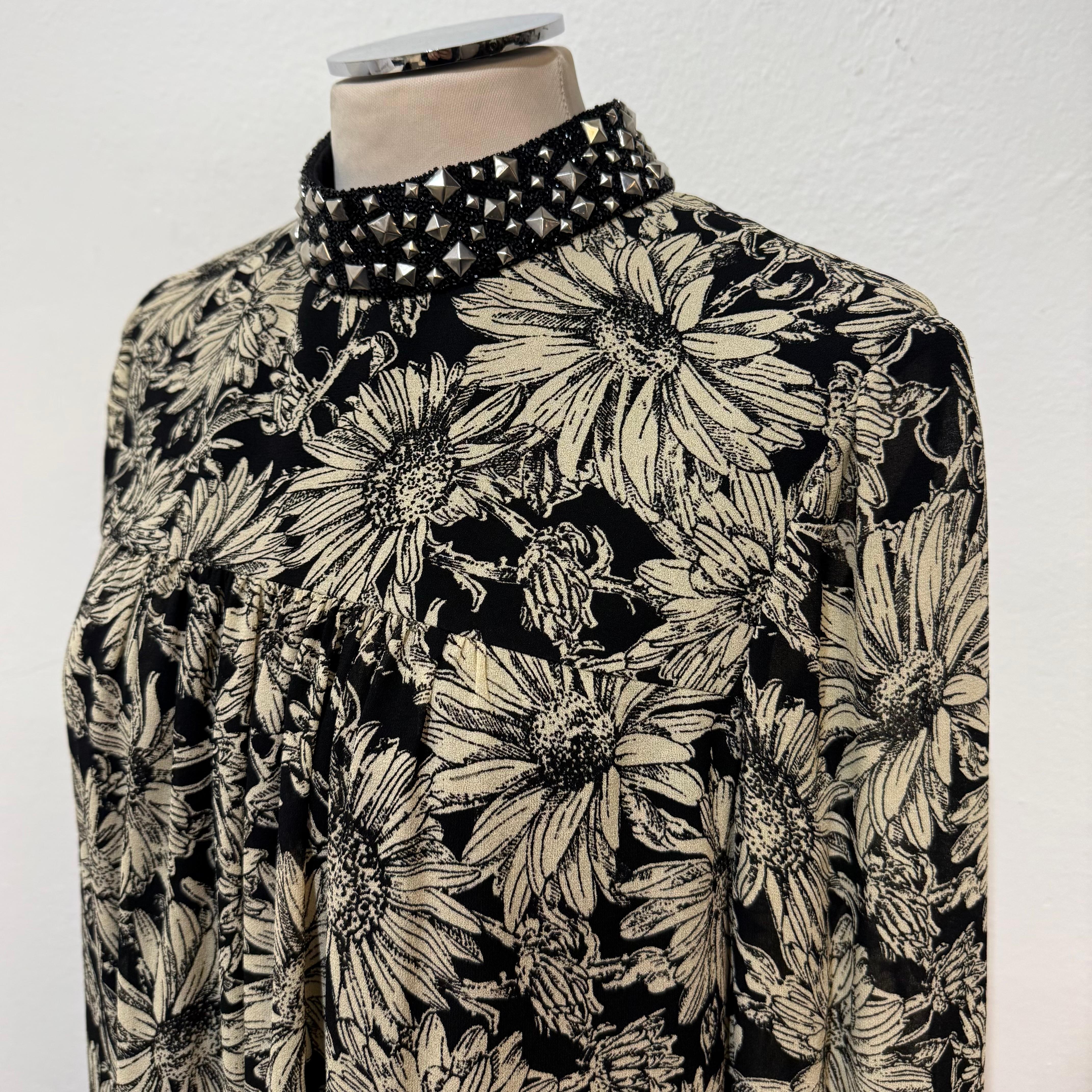 Saint Laurent Robe à fleurs noires et blanches FR 38 / IT 42 Pour femmes en vente