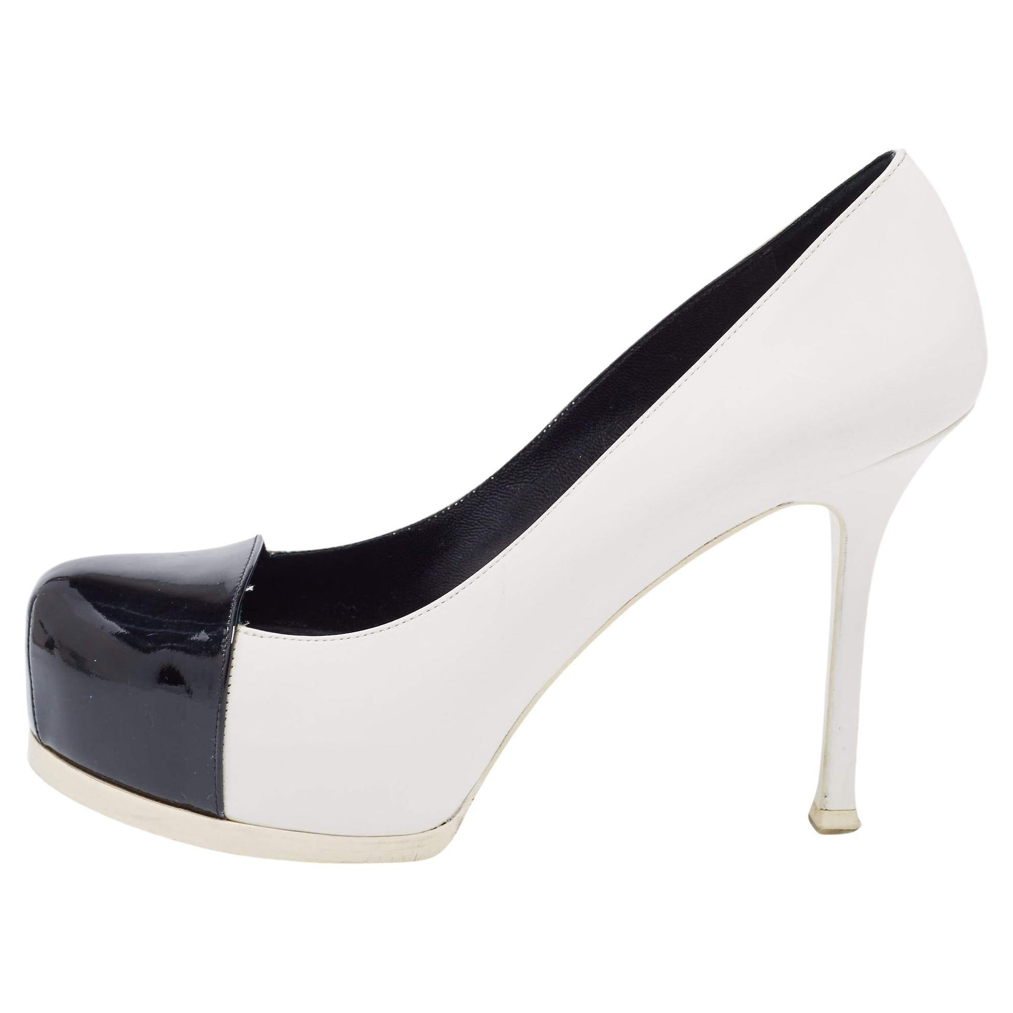 Saint Laurent Black/White Leather and Patent Tribtoo Pumps Size 37 For Sale