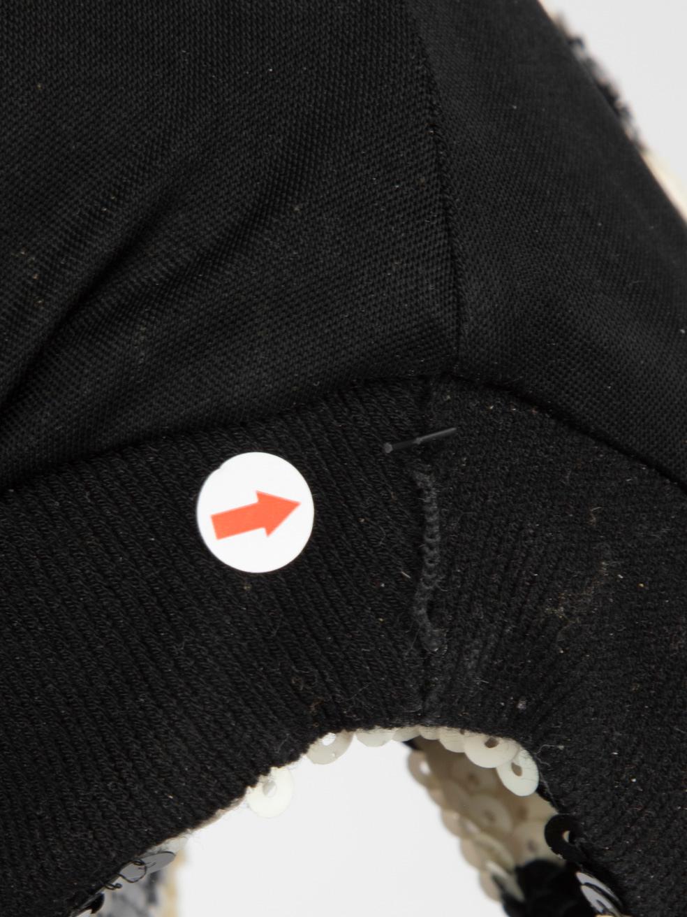 Saint Laurent Schwarz-Weiß Gestreiftes Paillettenkleid Größe S im Zustand „Hervorragend“ im Angebot in London, GB