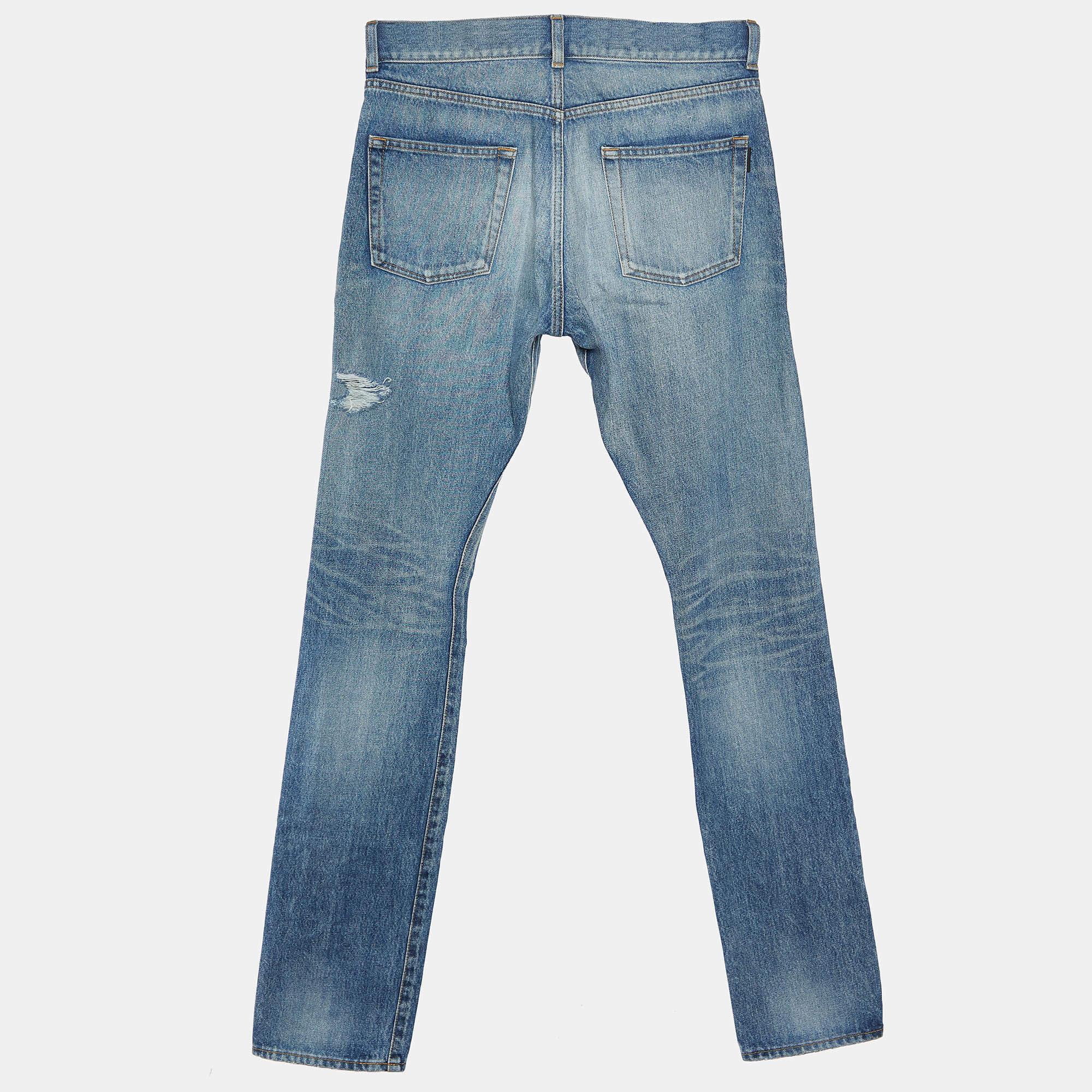 Pick these jeans from Saint Laurent and feel absolutely stylish. They have been skillfully stitched using high-quality fabric and flaunt a superb fit. Pair these jeans with your favorite sneakers as you head out for the day.

