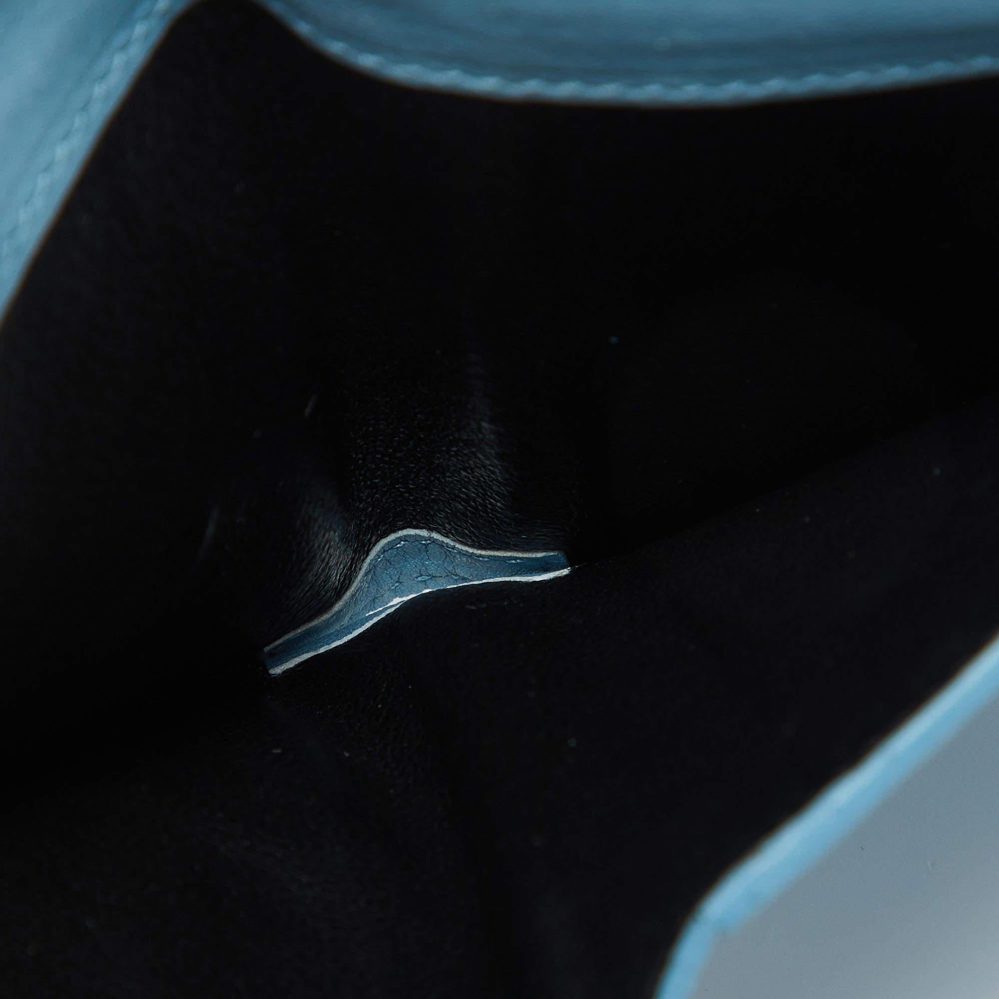 Saint Laurent Blue Leather Chyc Compact Wallet In Good Condition In Dubai, Al Qouz 2