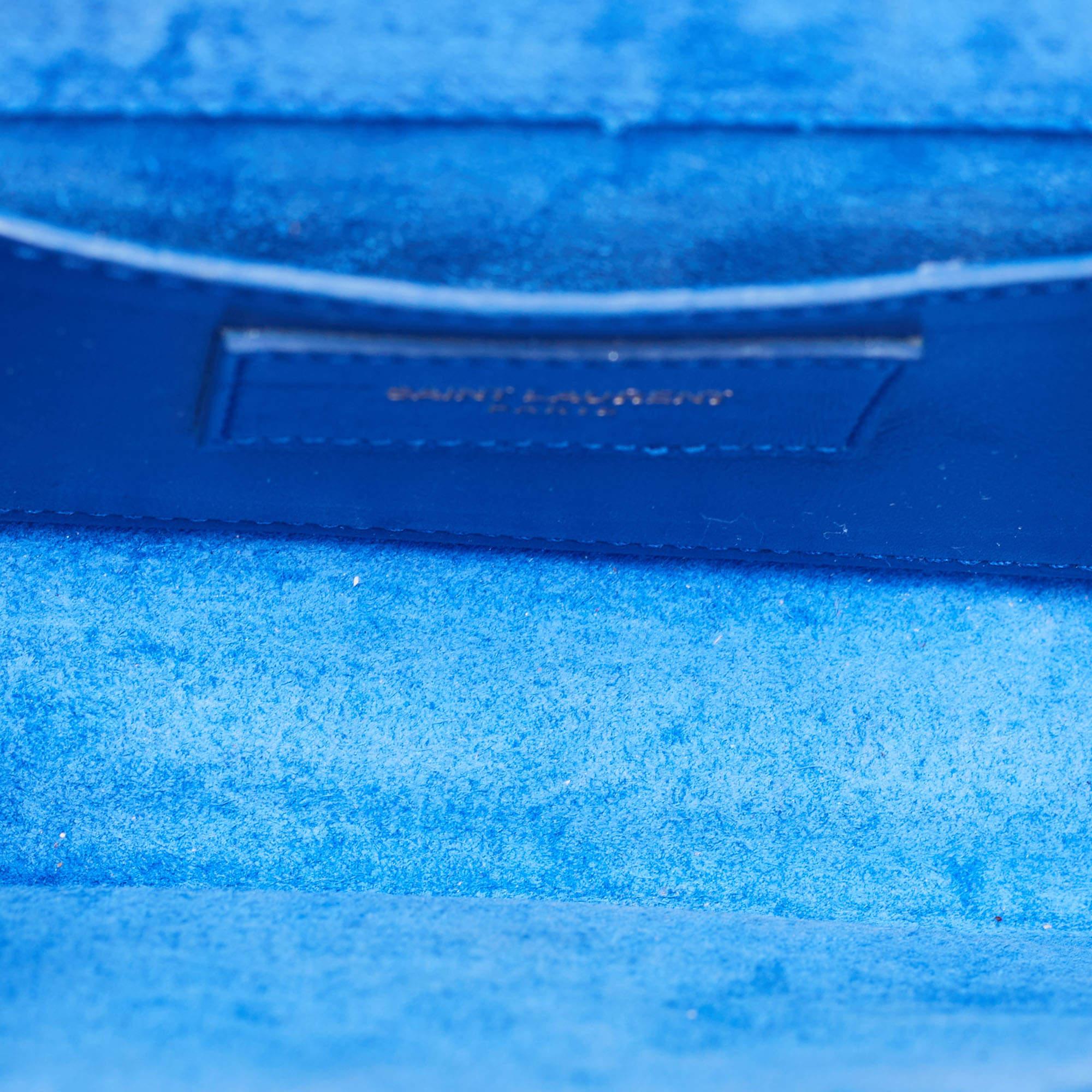 Saint Laurent Blaue Leder-Umhängetasche mit Monogramm Kate Kette im Angebot 2