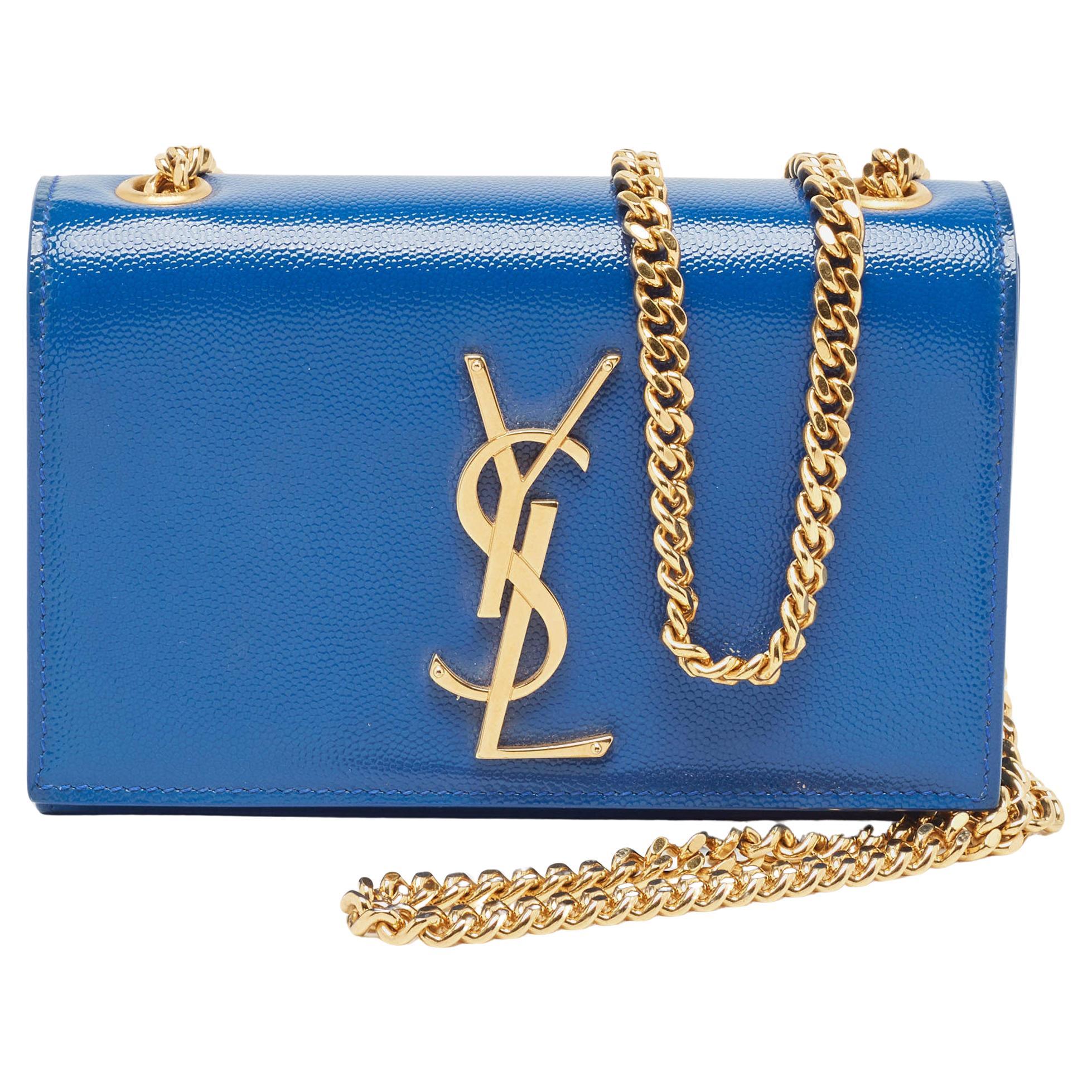 Saint Laurent Blaue Leder-Umhängetasche mit Monogramm Kate Kette im Angebot