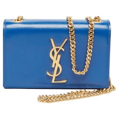 Saint Laurent - Petit sac à bandoulière Kate en cuir bleu avec monogramme