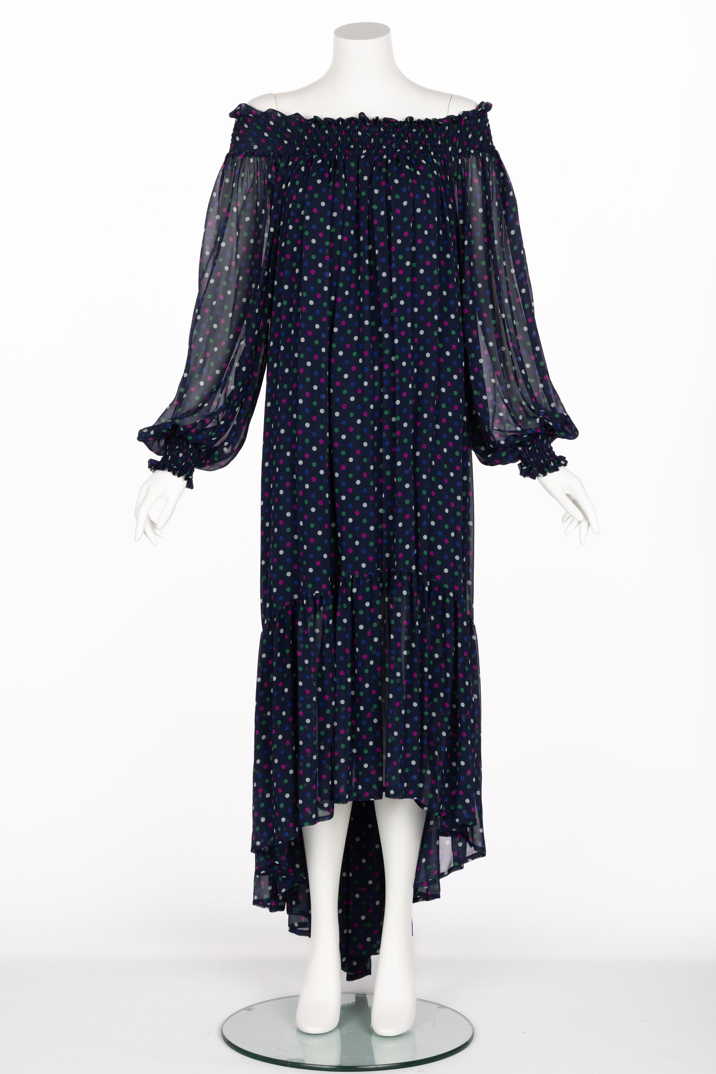 Saint Laurent Vestido de seda de lunares azules sin hombros YSL años 70 en venta 5