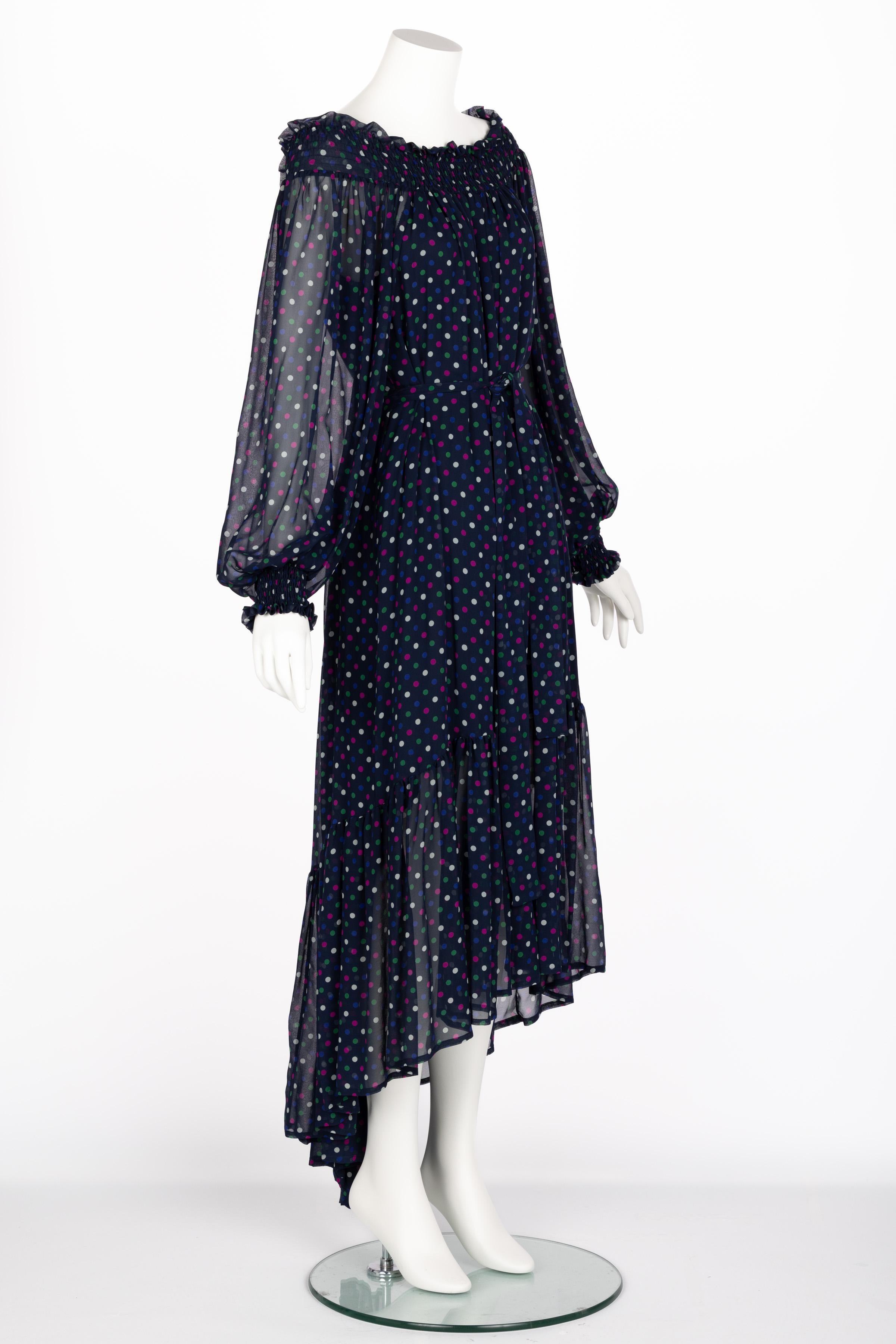 Saint Laurent Vestido de seda de lunares azules sin hombros YSL años 70 en venta 6
