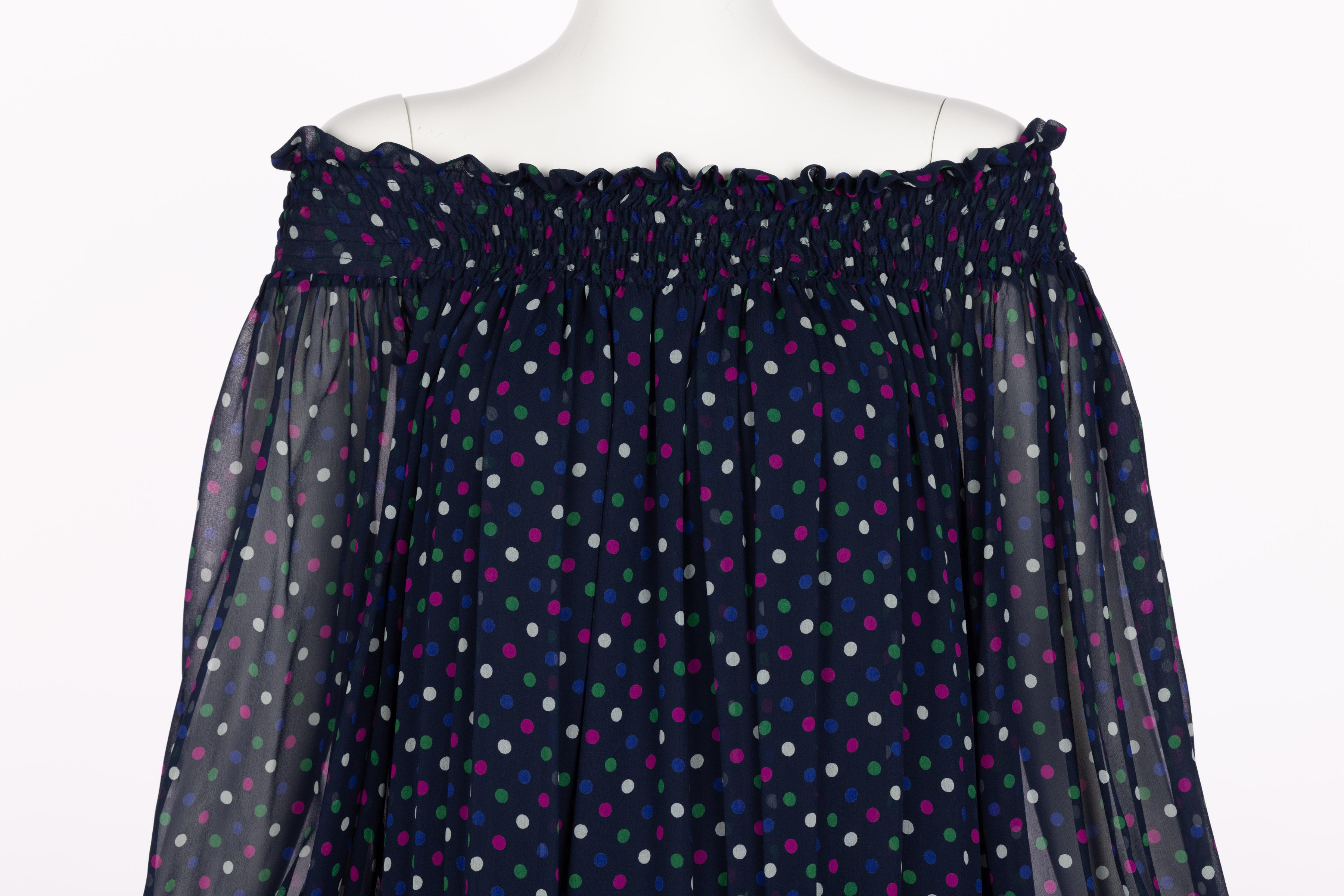 Saint Laurent Vestido de seda de lunares azules sin hombros YSL años 70 en venta 9
